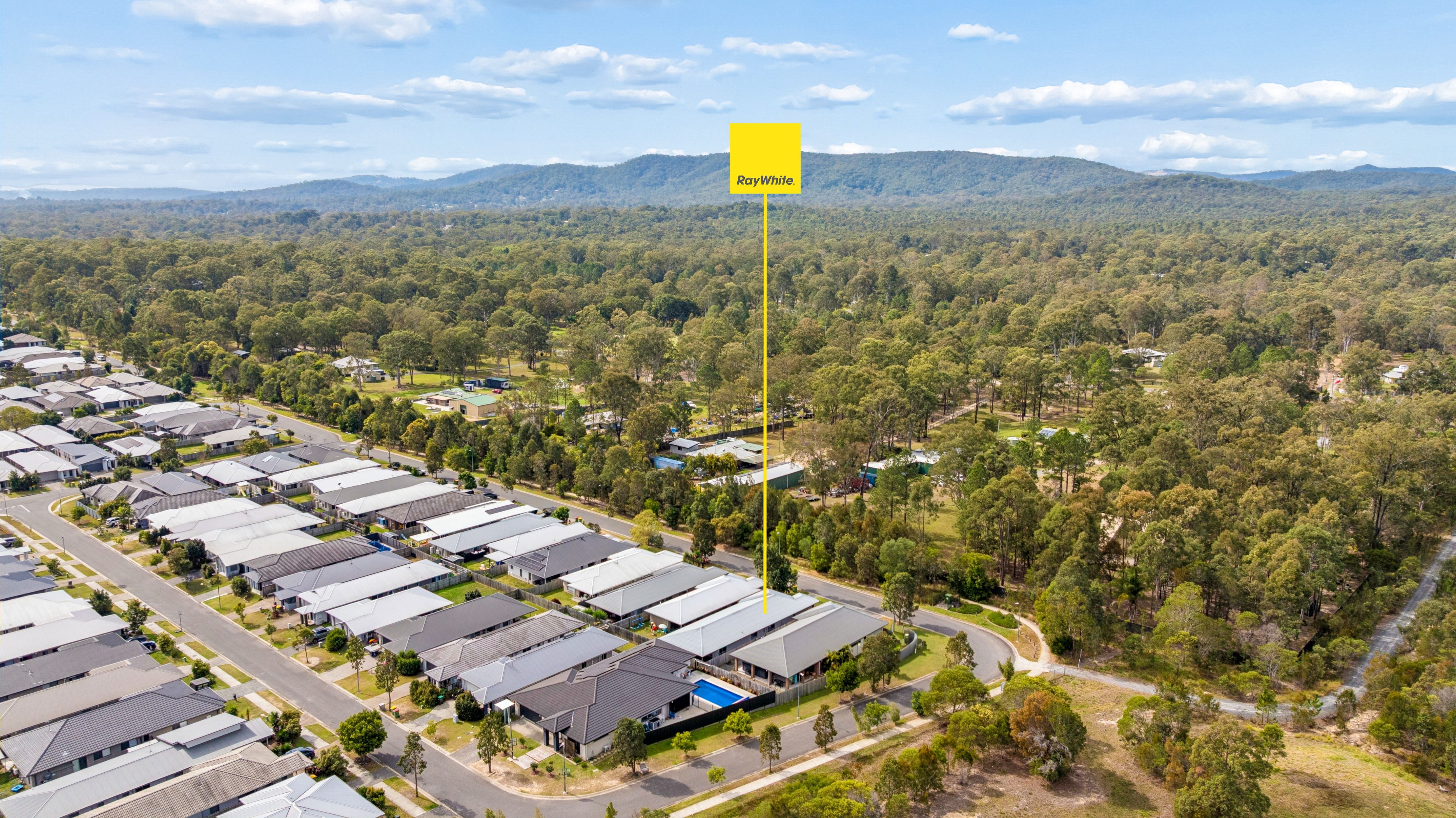 32 Splendour Circuit — photo 14 of 14