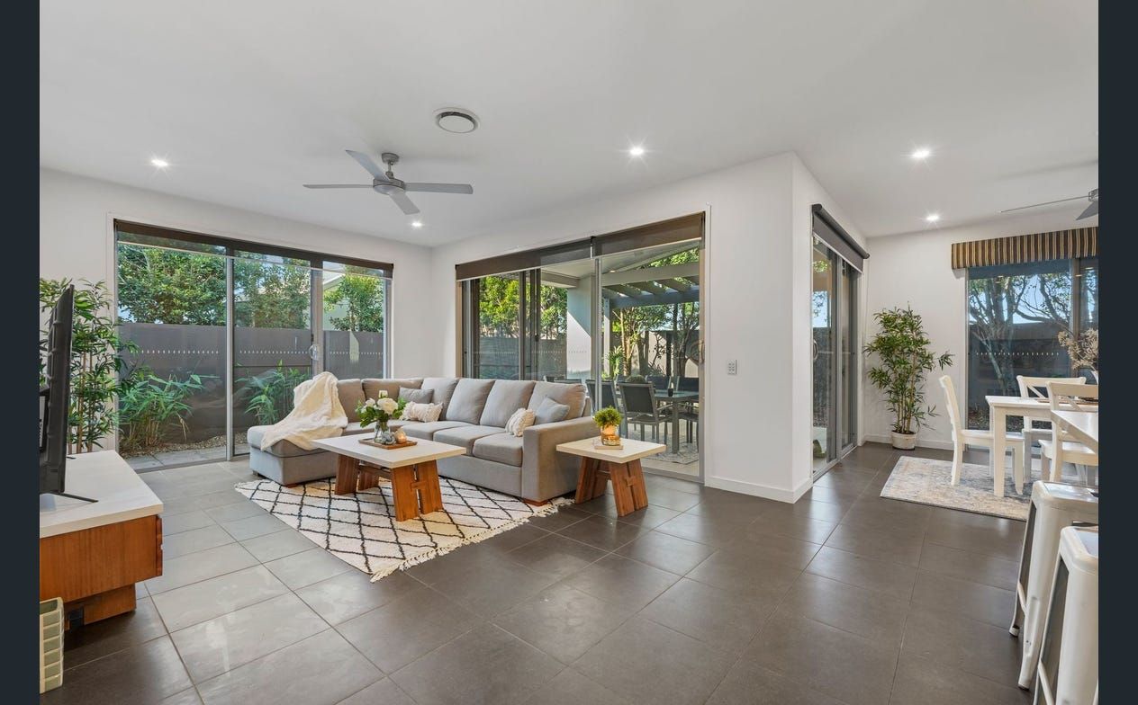 1 Palladium Boulevarde — photo 11 of 21