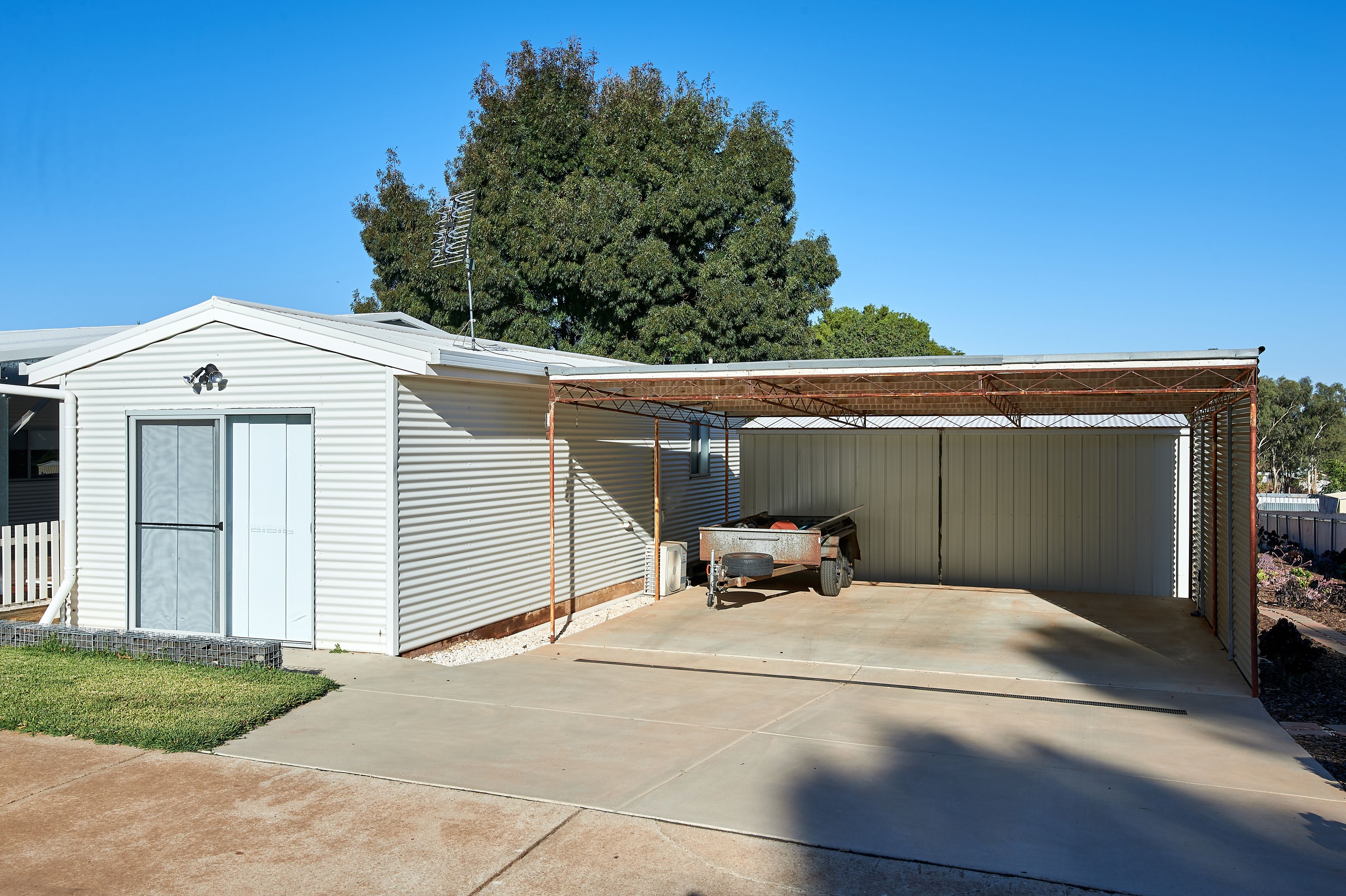 160 Cowabbie Street, Coolamon, NSW 2701
