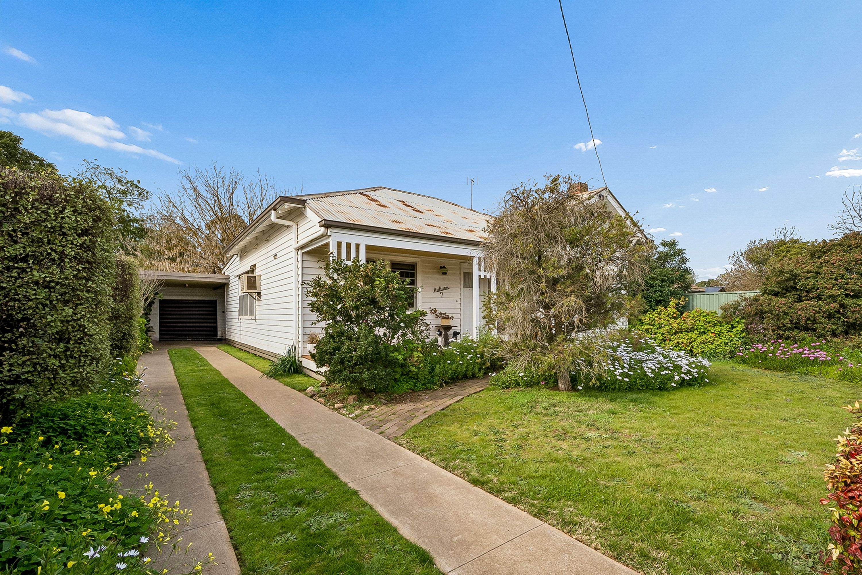 7 Pearce Street — photo 14 of 16