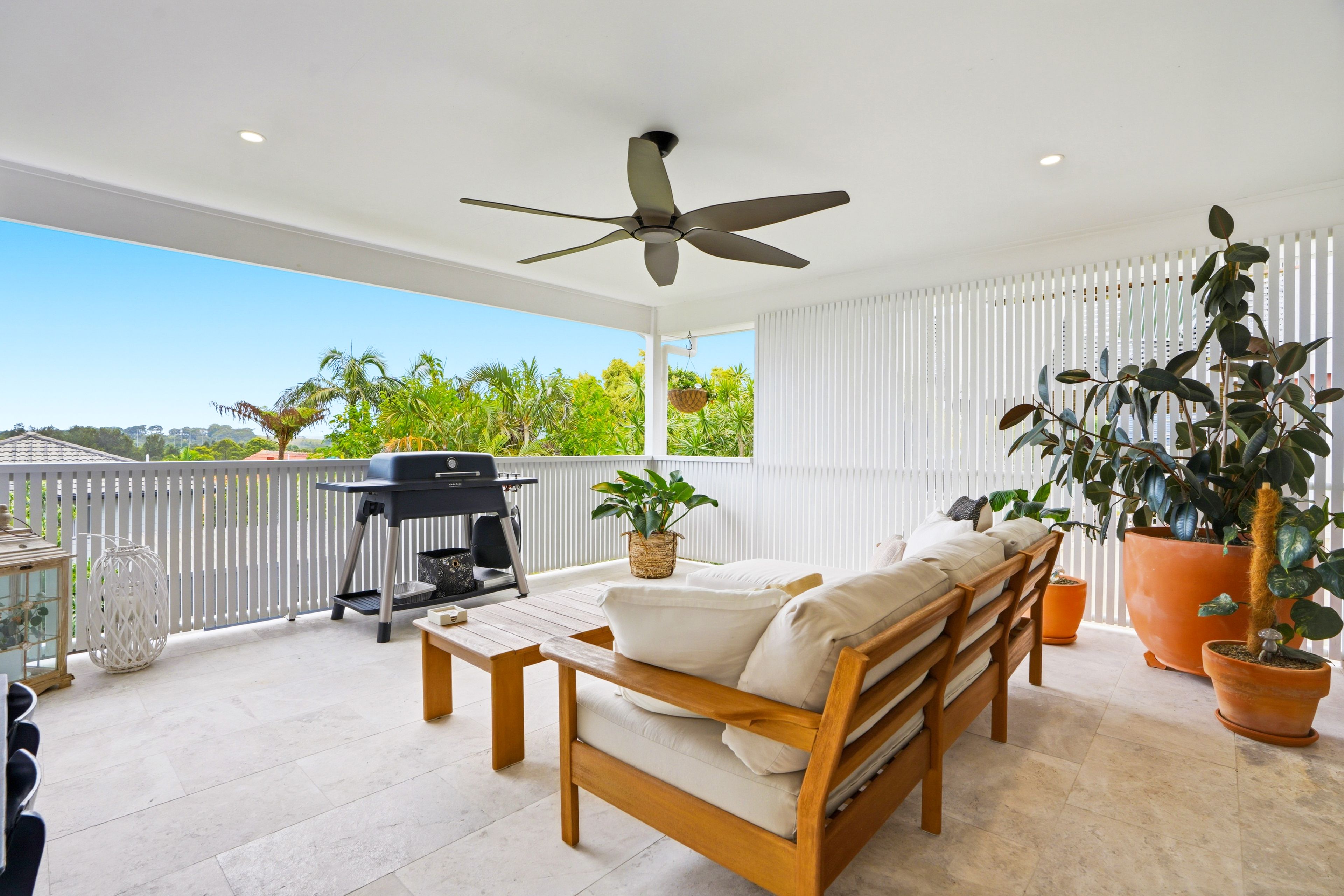 43 Valley View Road, Bateau Bay, NSW 2261