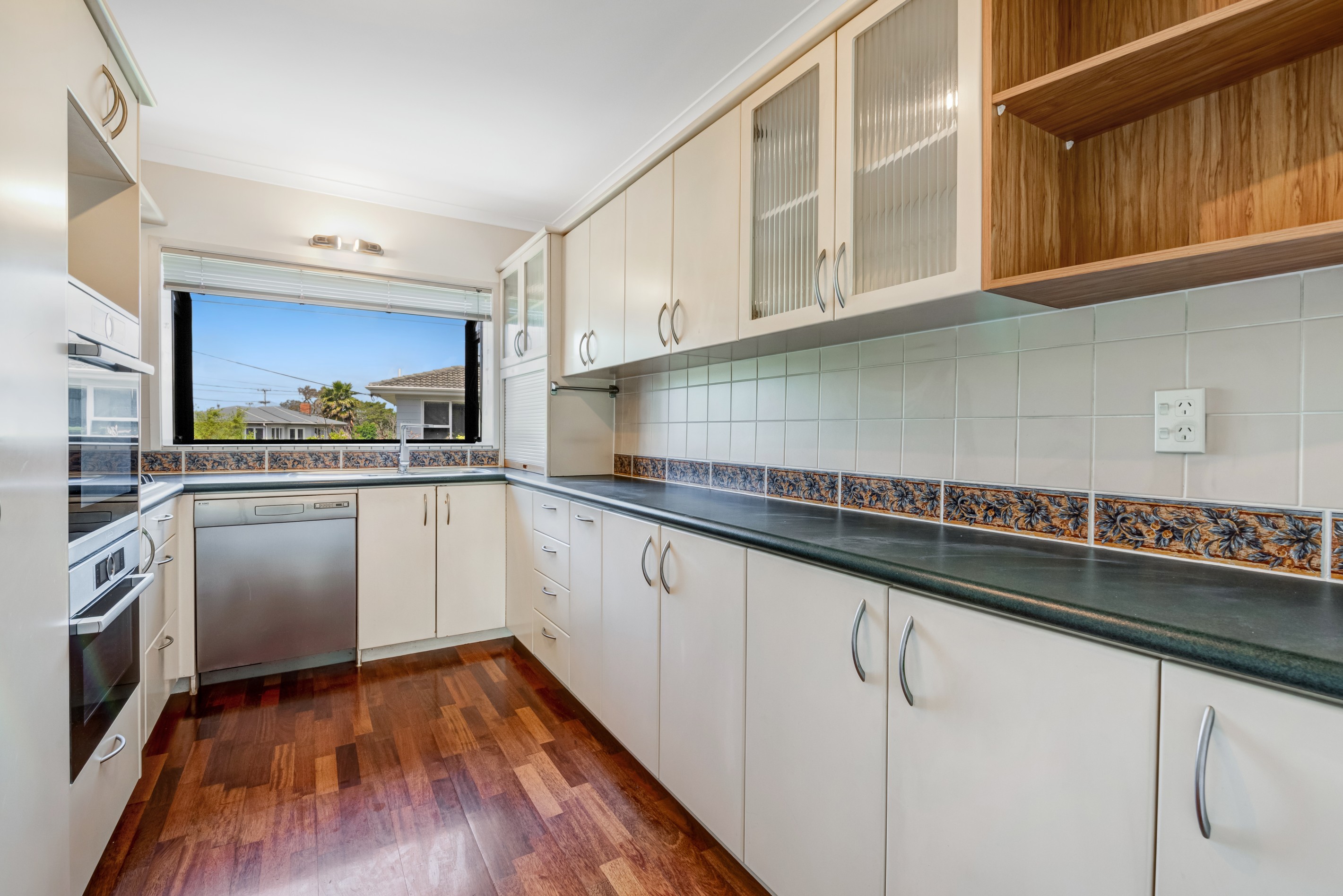 2/75 Carlisle Road, Torbay, North Shore City