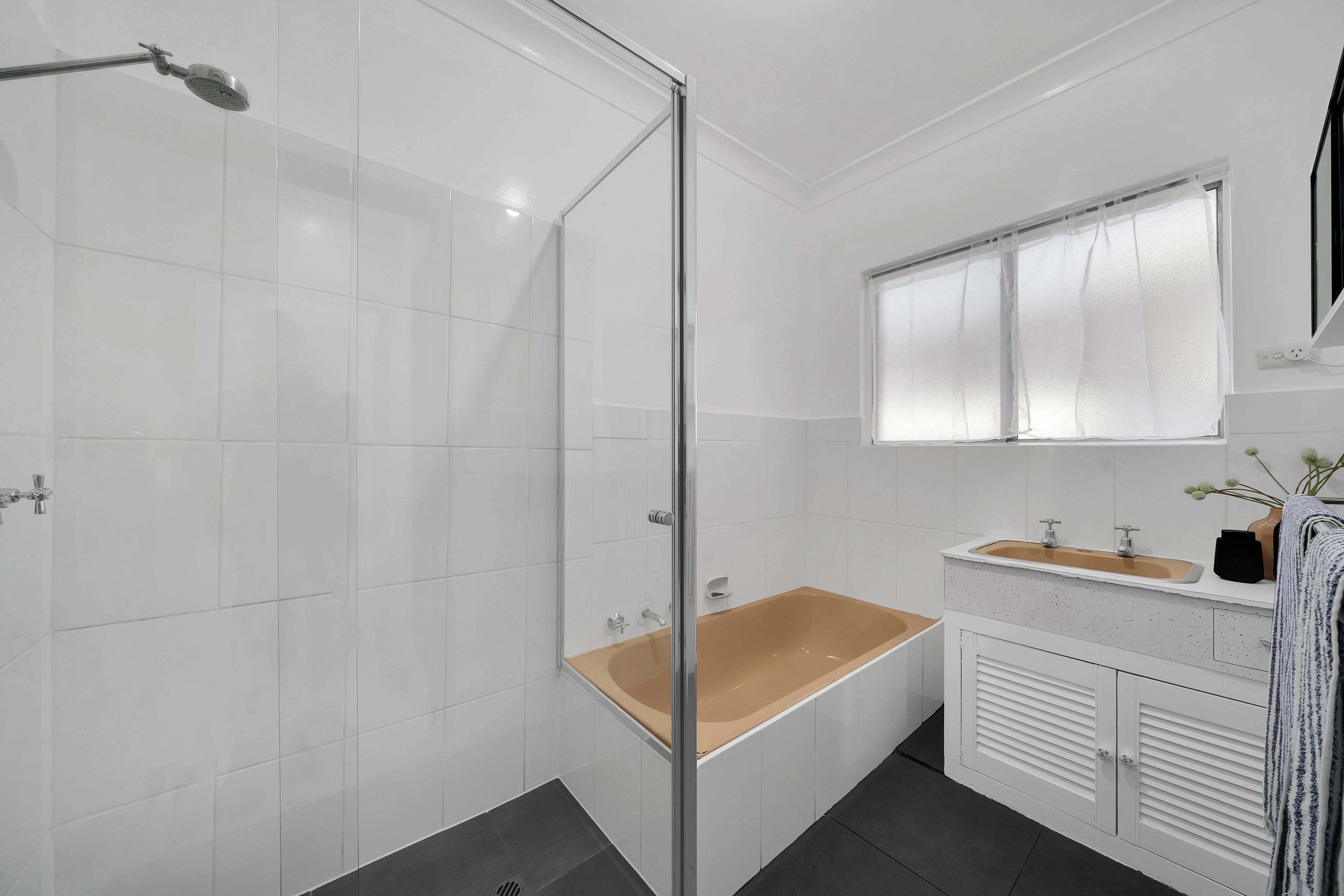 27 Aldershot Avenue — photo 13 of 17