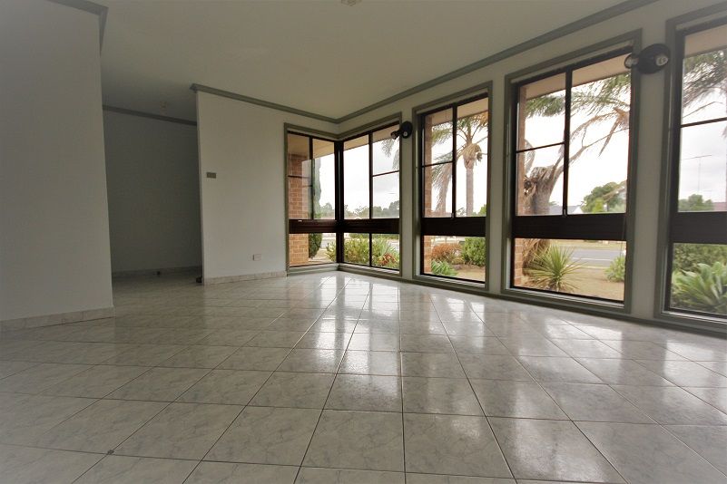264 Copperfield Drive, Rosemeadow, NSW 2560