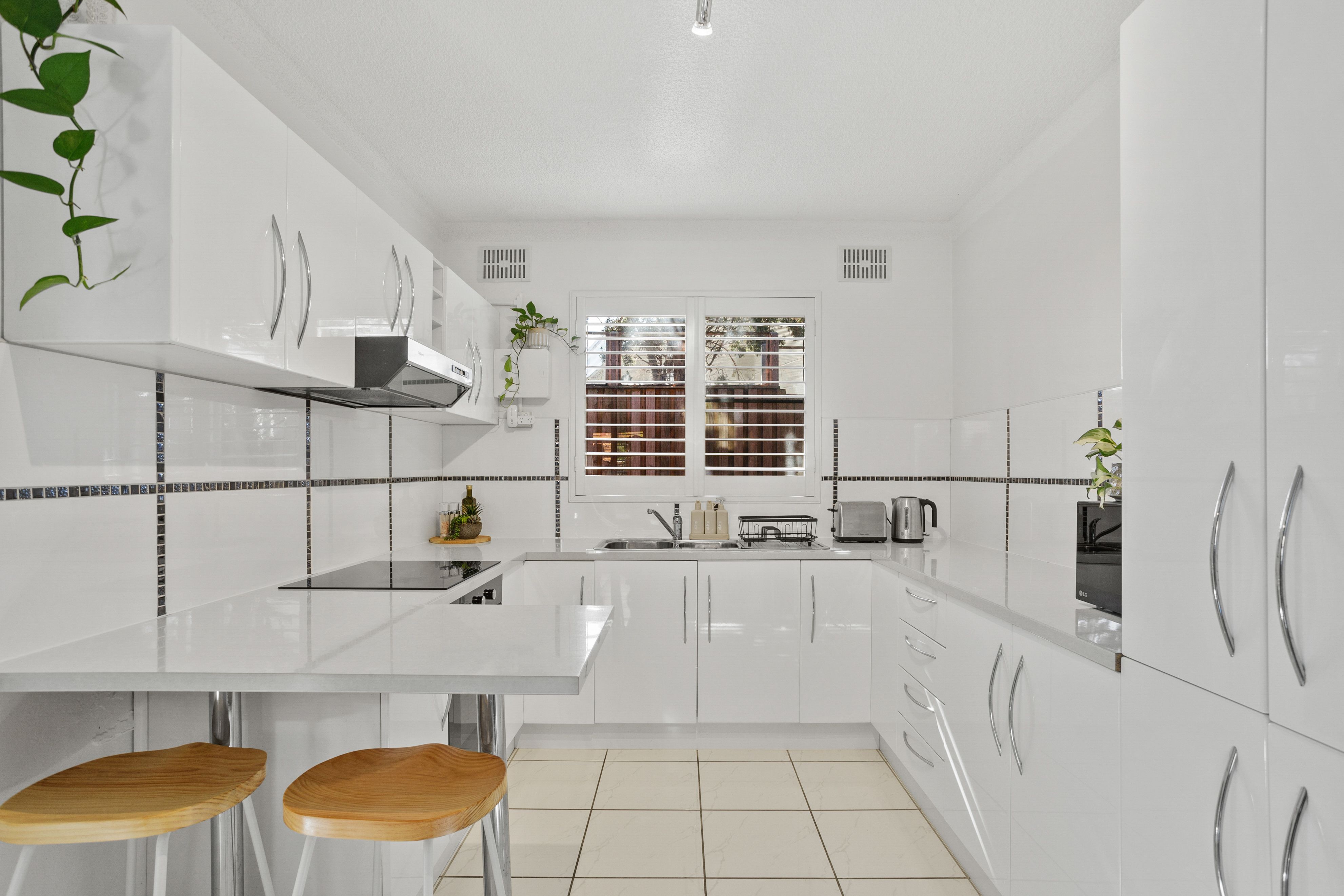 2/6 Peterborough Avenue, Lake Illawarra, NSW 2528