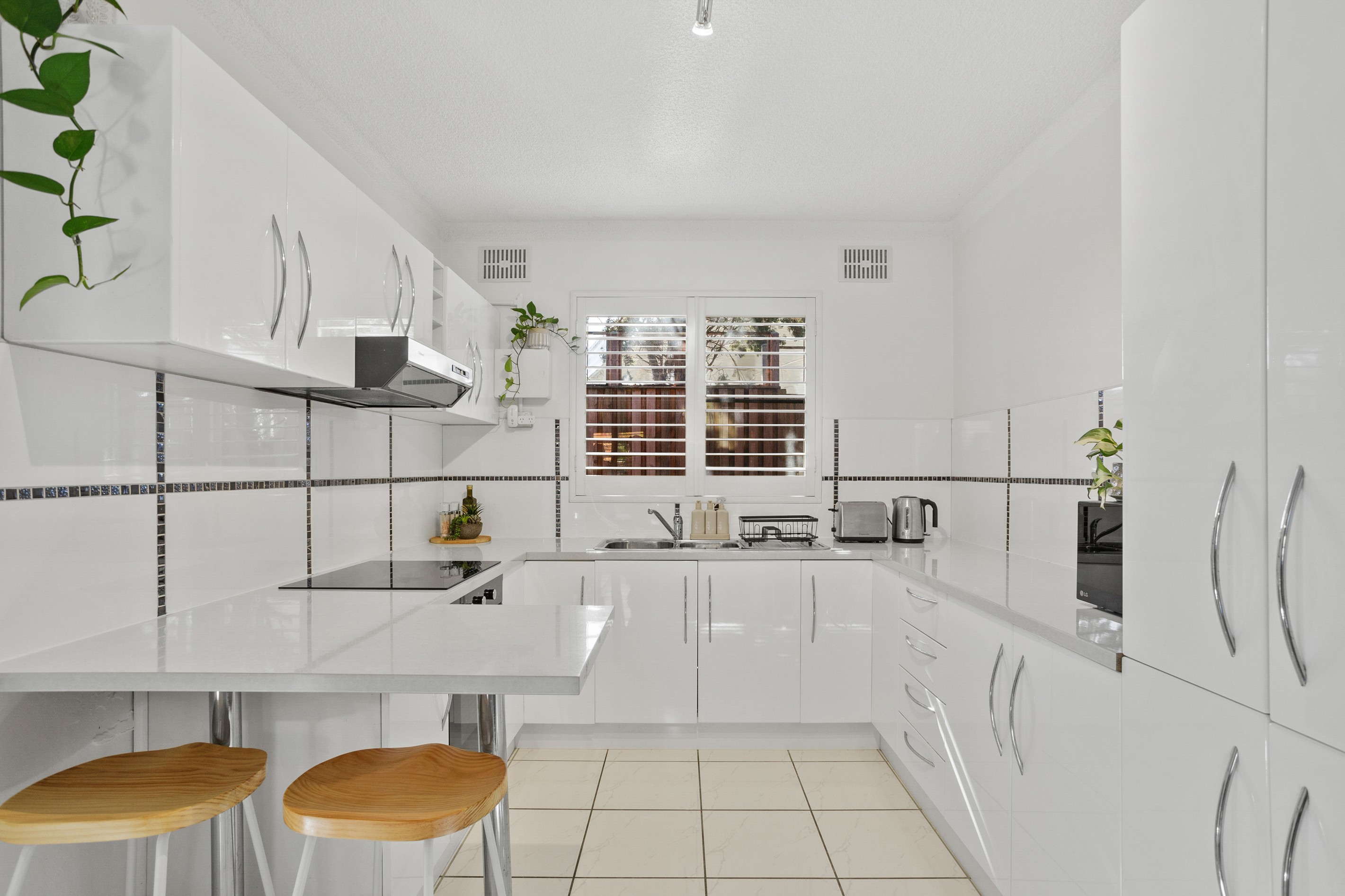 2/6 Peterborough Avenue, Lake Illawarra, NSW 2528