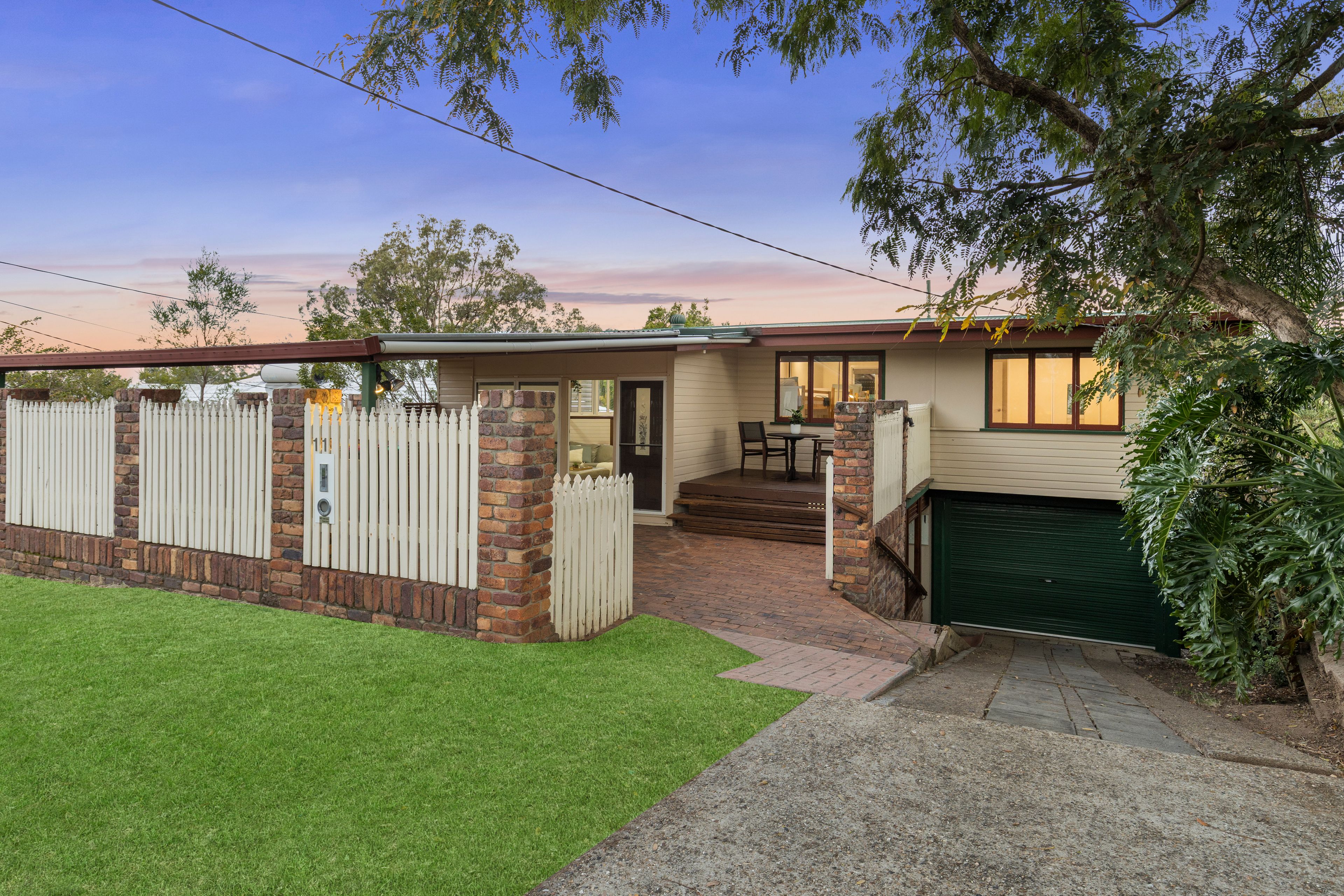 11 Allara Crescent — photo 4 of 18