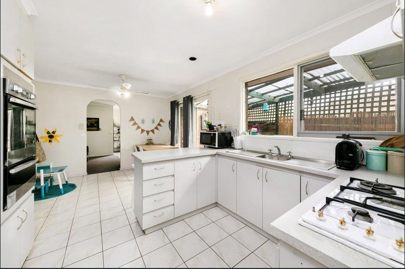 2/12 Leanna Court, Cranbourne West, VIC 3977