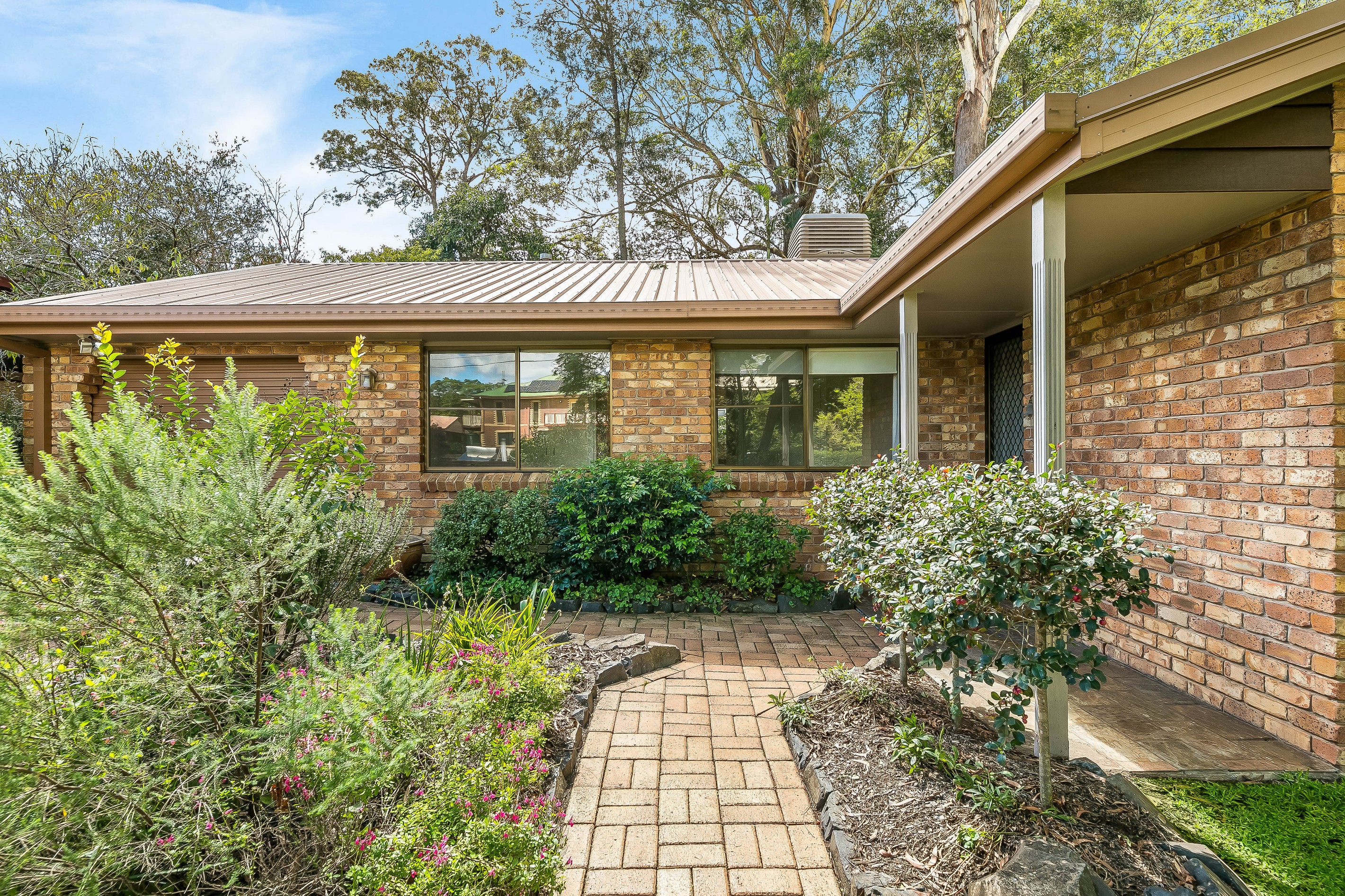 23 Amos Crescent, Mount Lofty, QLD 4350