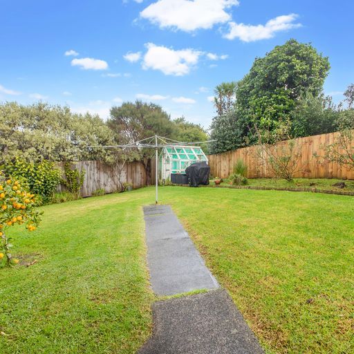 8 Cashmere Place, Glenfield, North Shore City