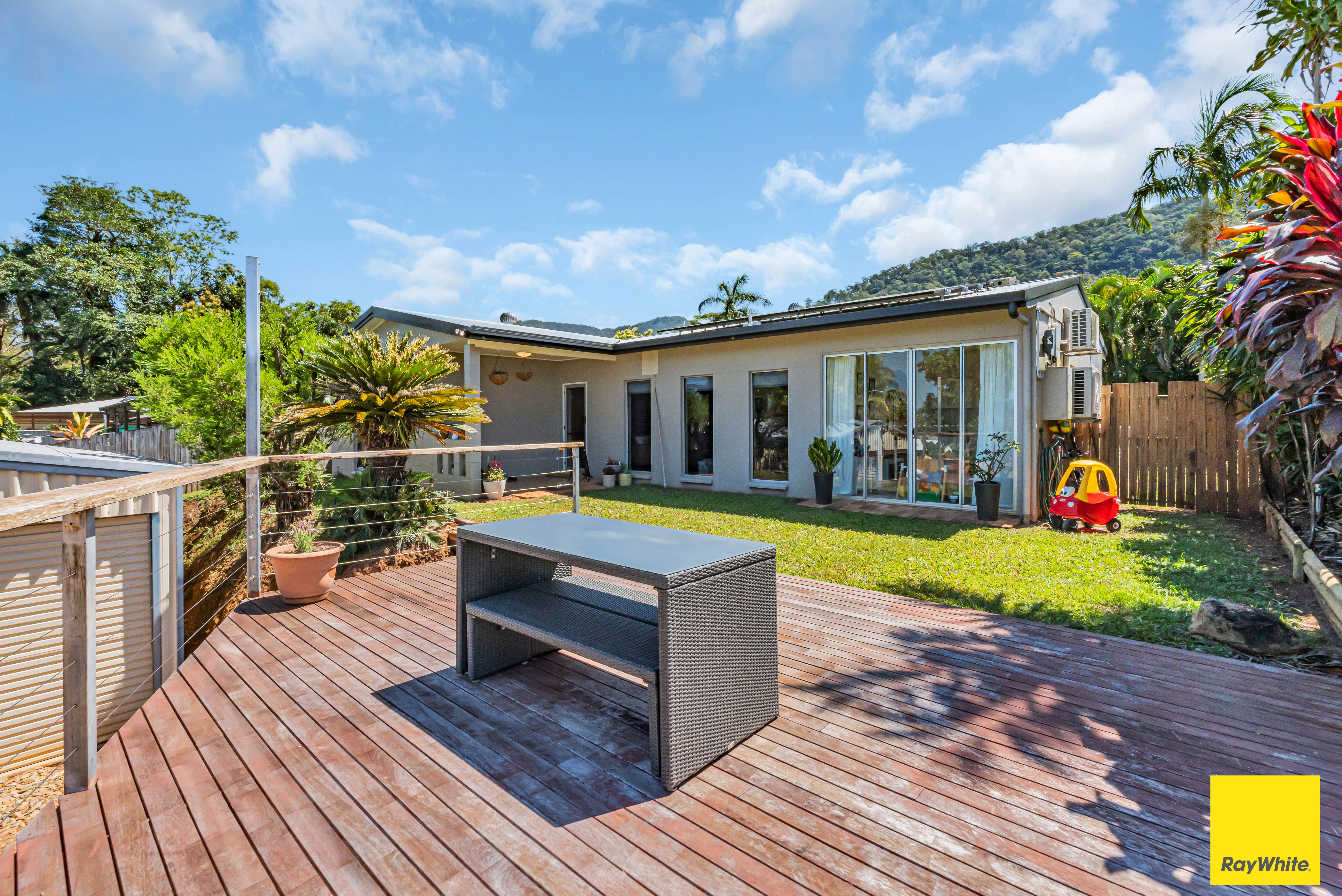5 Violet Street, Mooroobool, QLD 4870