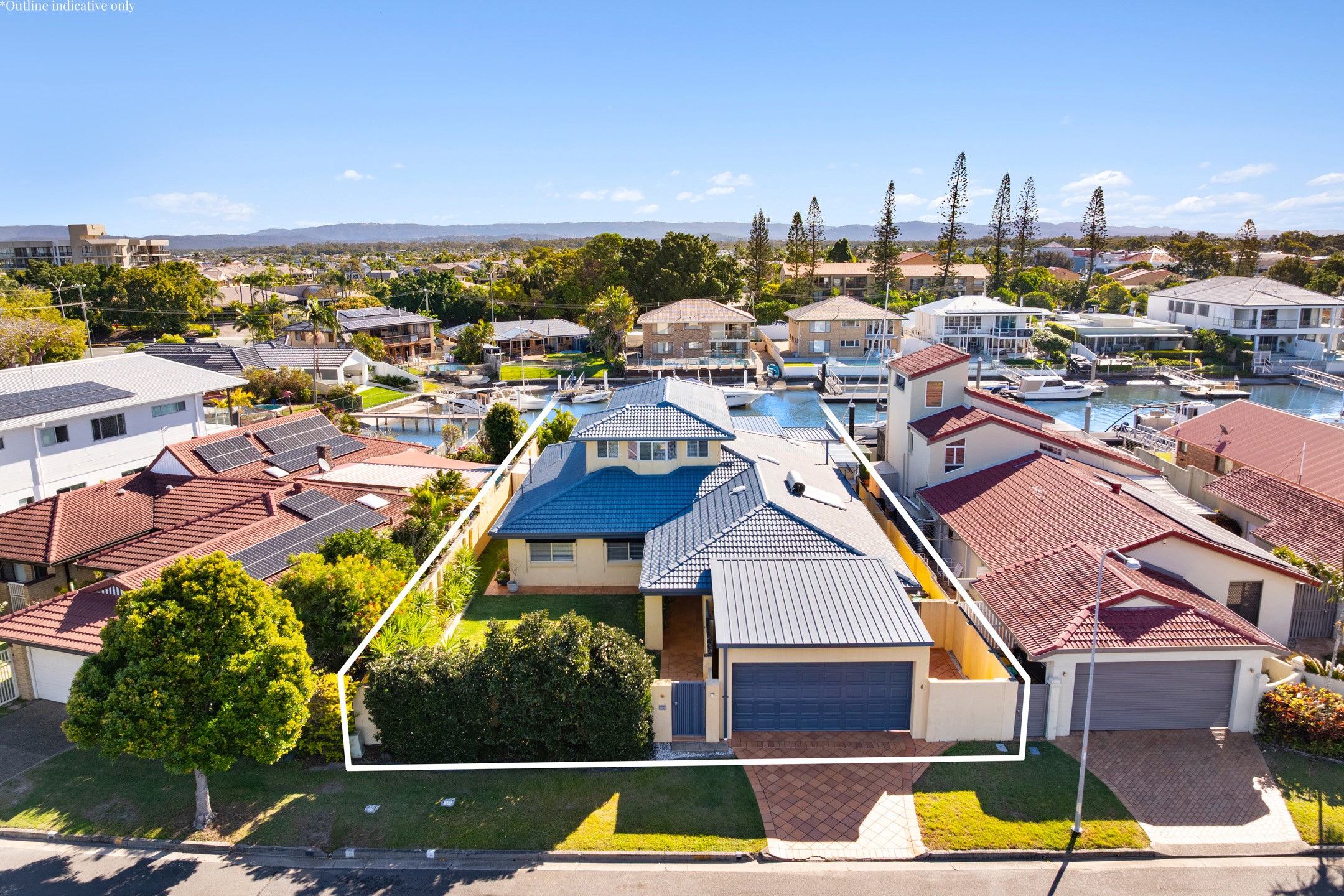 6 Bulolo Avenue, Runaway Bay, QLD 4216