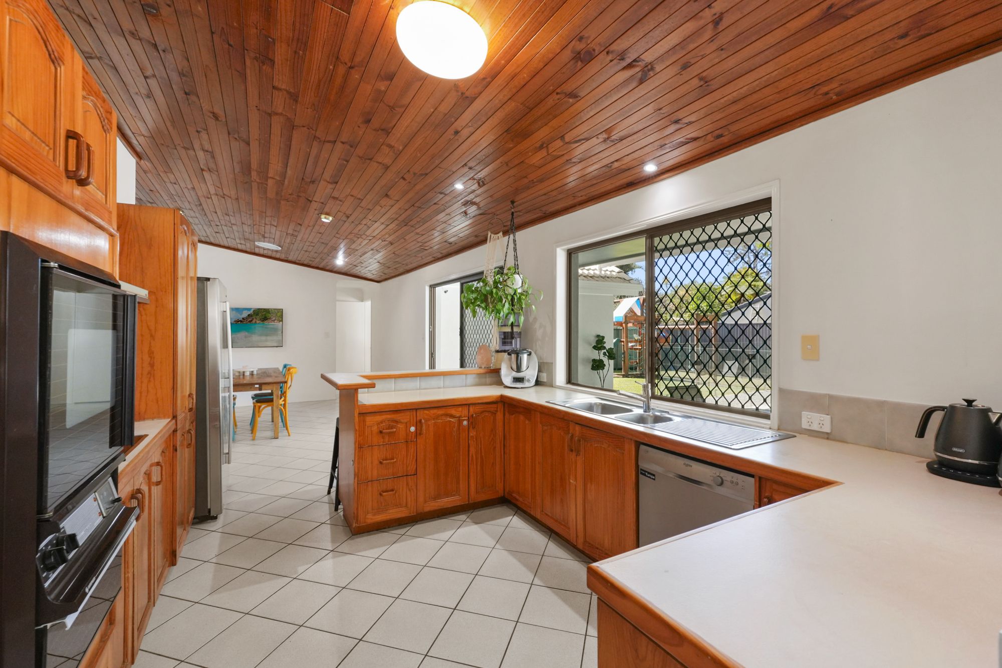 6 Cottesloe Drive — photo 6 of 27