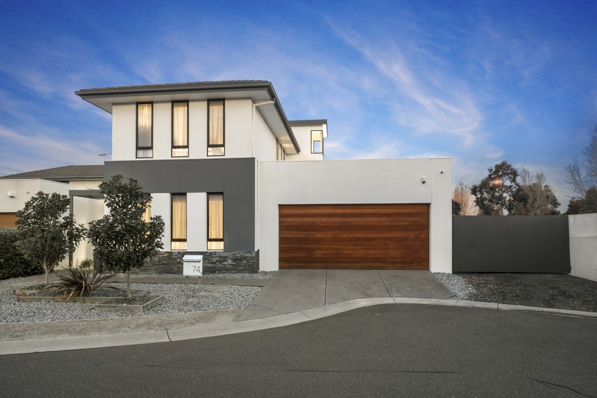 74 Signature Boulevard, Sanctuary Lakes, VIC 3030