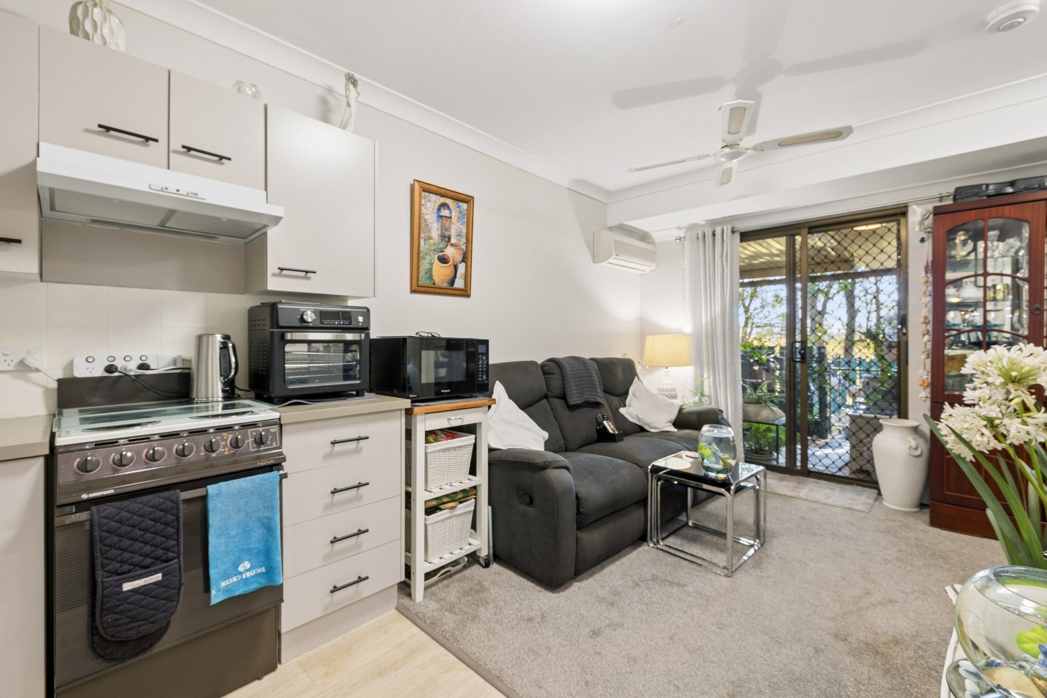 66/15 Carmichael Court — photo 7 of 10