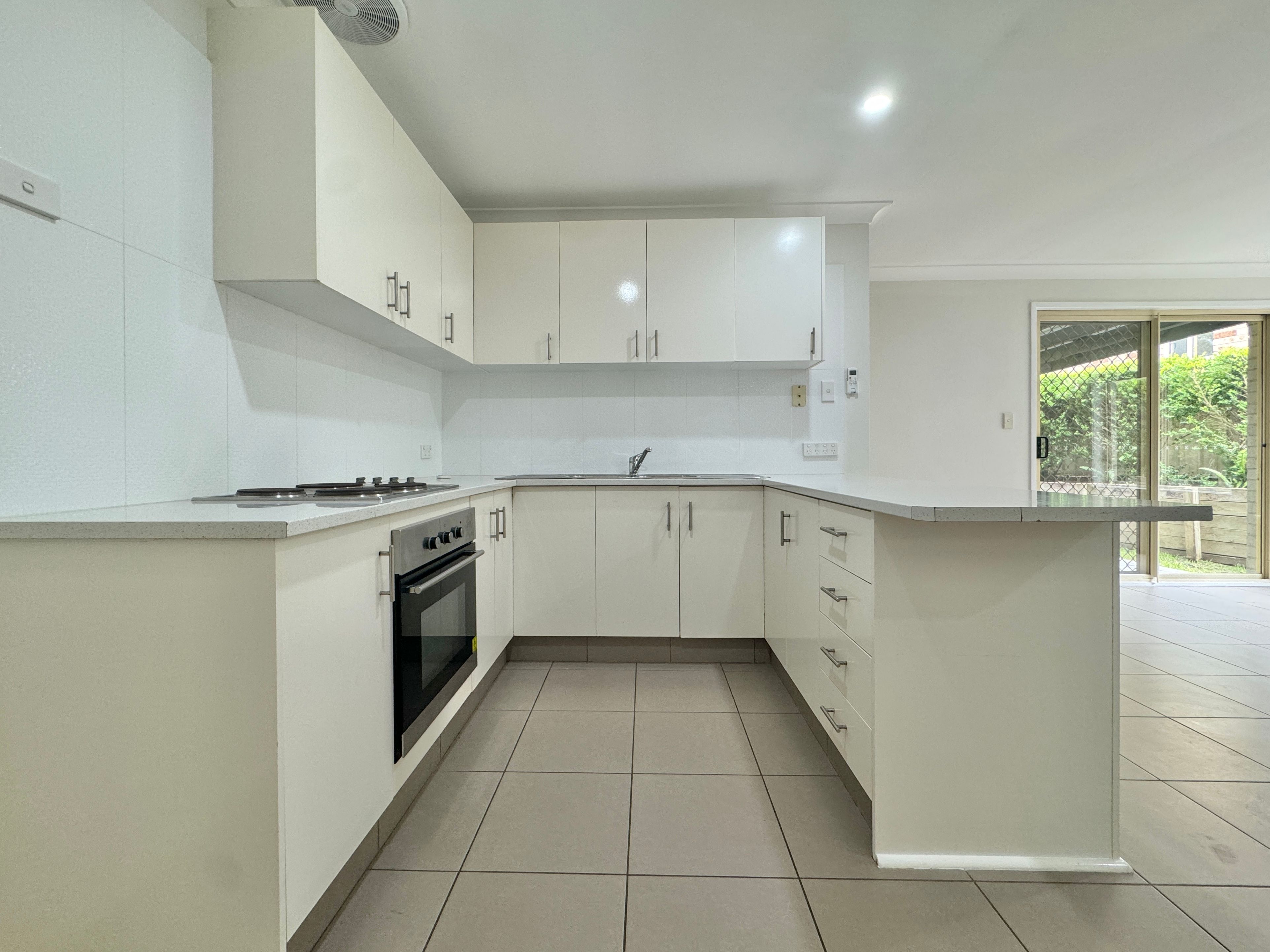 29 Loongana Crescent — photo 4 of 15