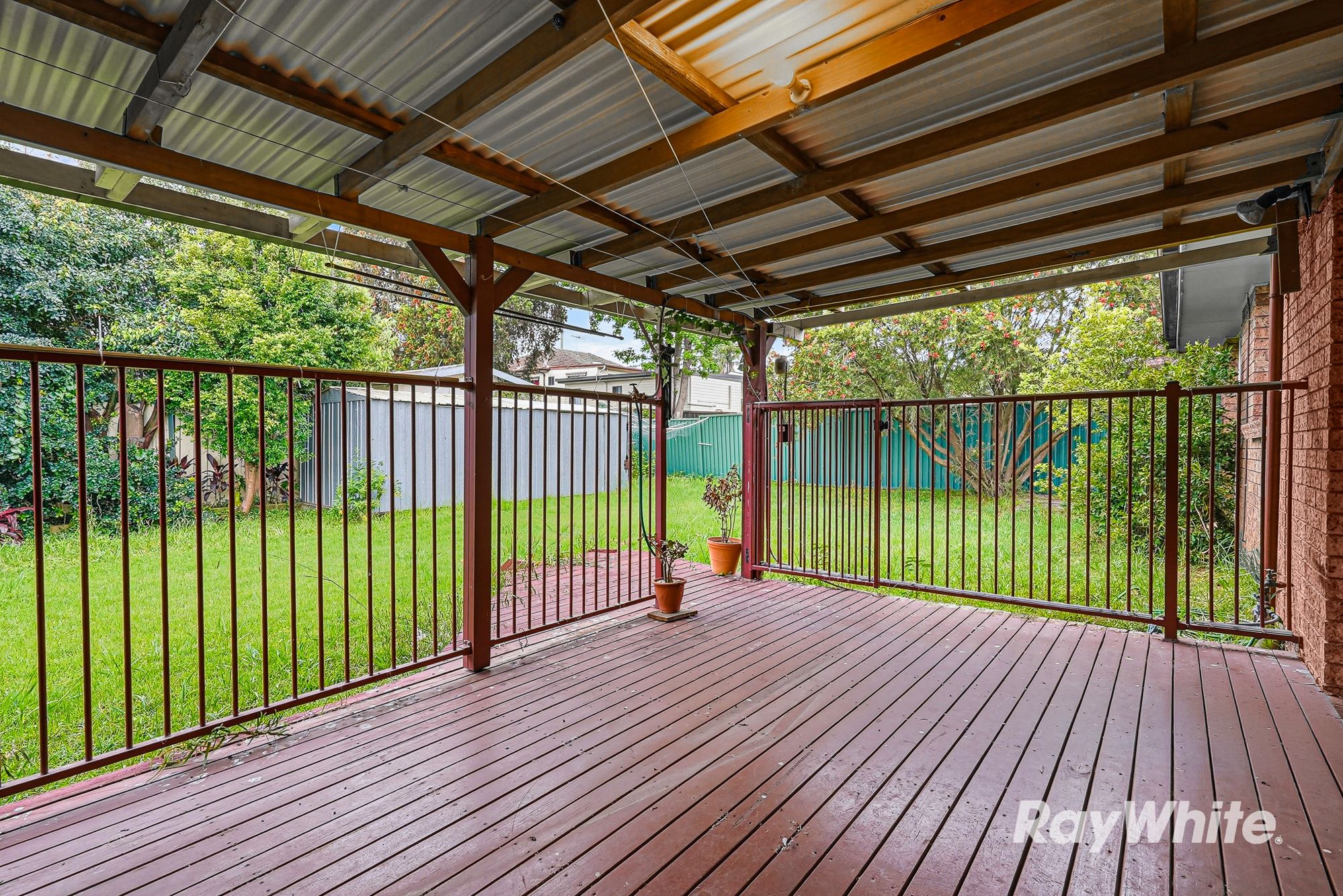 23 Ashgrove Crescent — photo 13 of 20