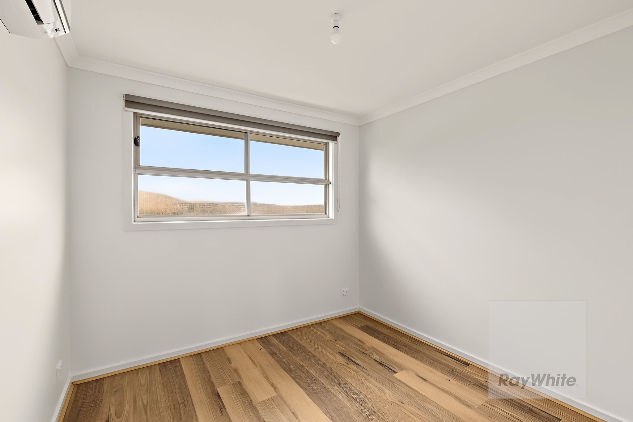 10 Erskine Way — photo 6 of 17