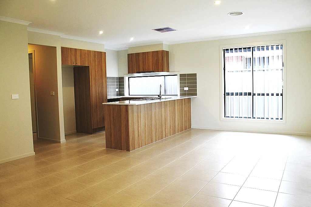 18 Parkleigh Drive, Kurunjang, VIC 3337