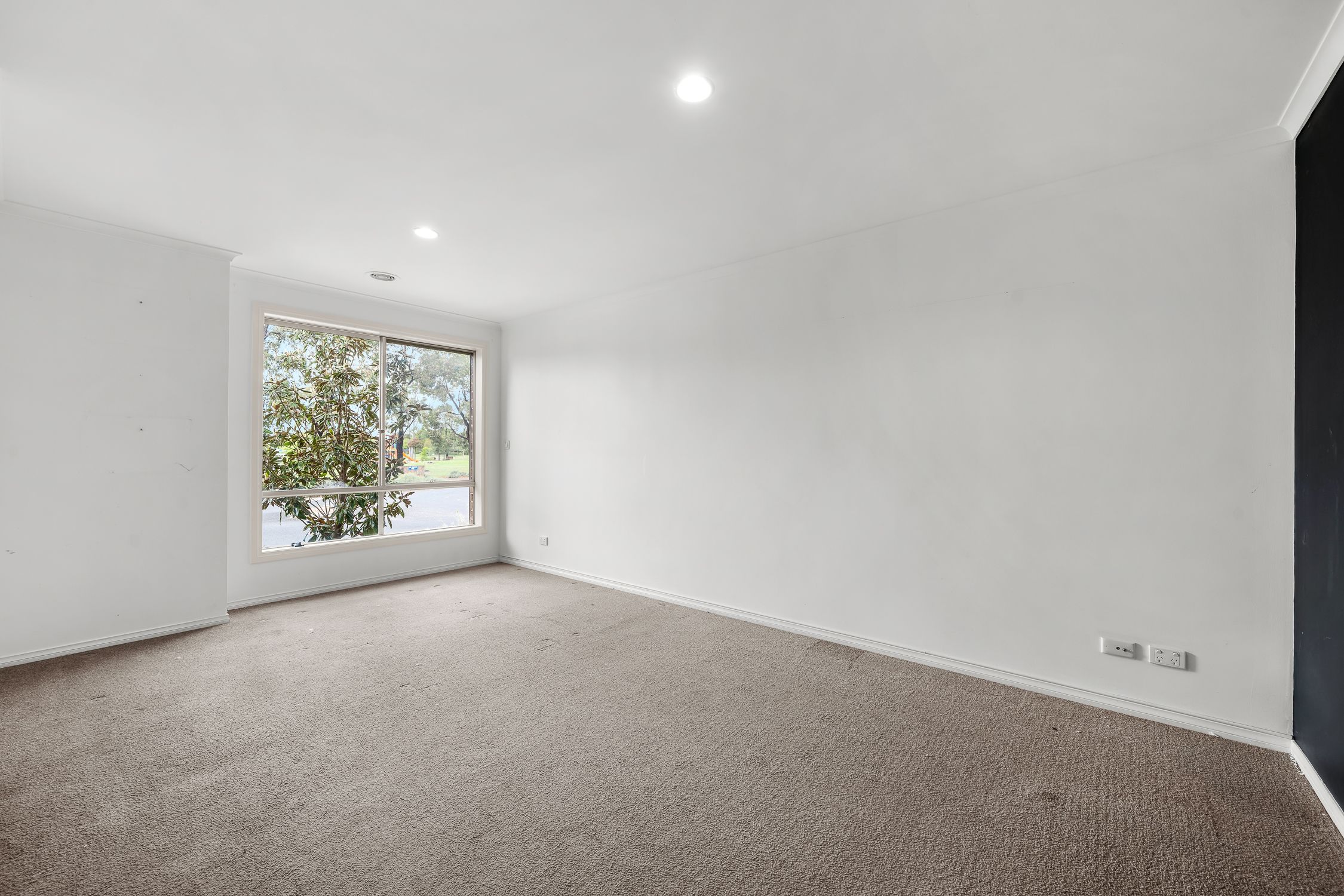14 Sandalwood Drive — photo 4 of 10