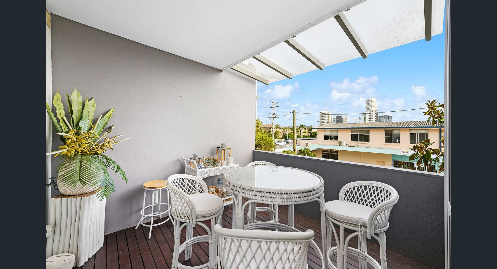 2/1 Elder Entrance, Burleigh Heads, QLD 4220