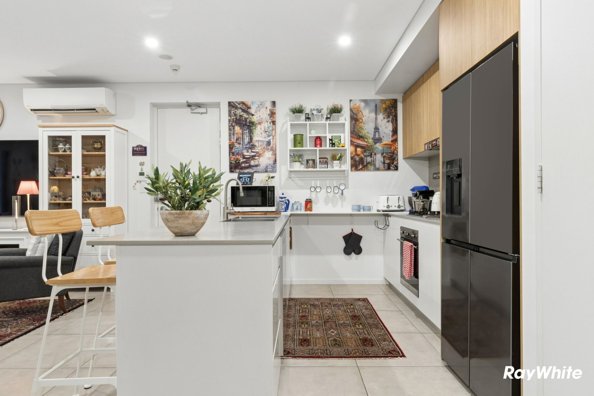 308/133-137 Bowden Street — photo 2 of 12