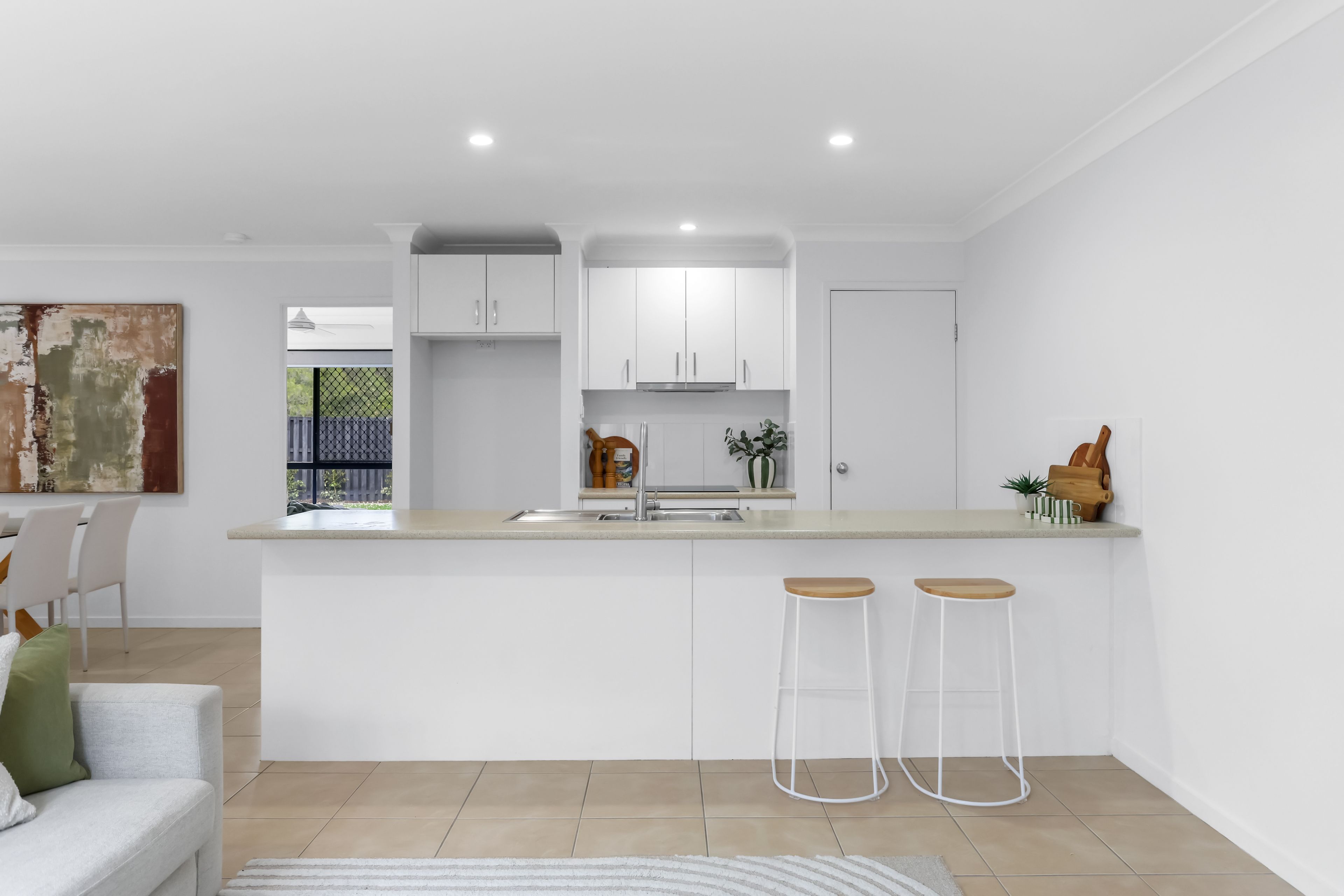 2/86 Wunburra Circle — photo 4 of 18