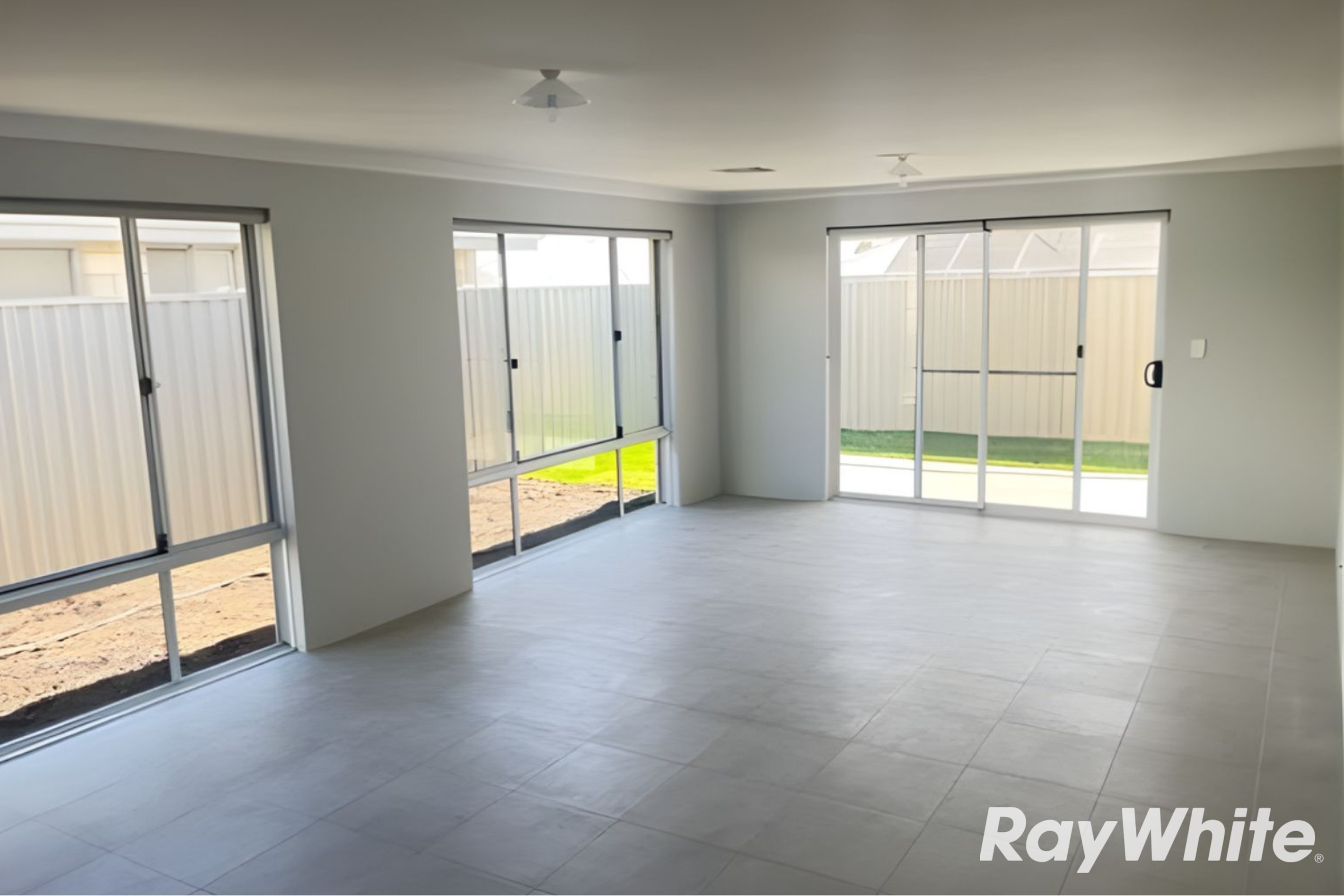 5 Sleaford Approach, Golden Bay, WA 6174