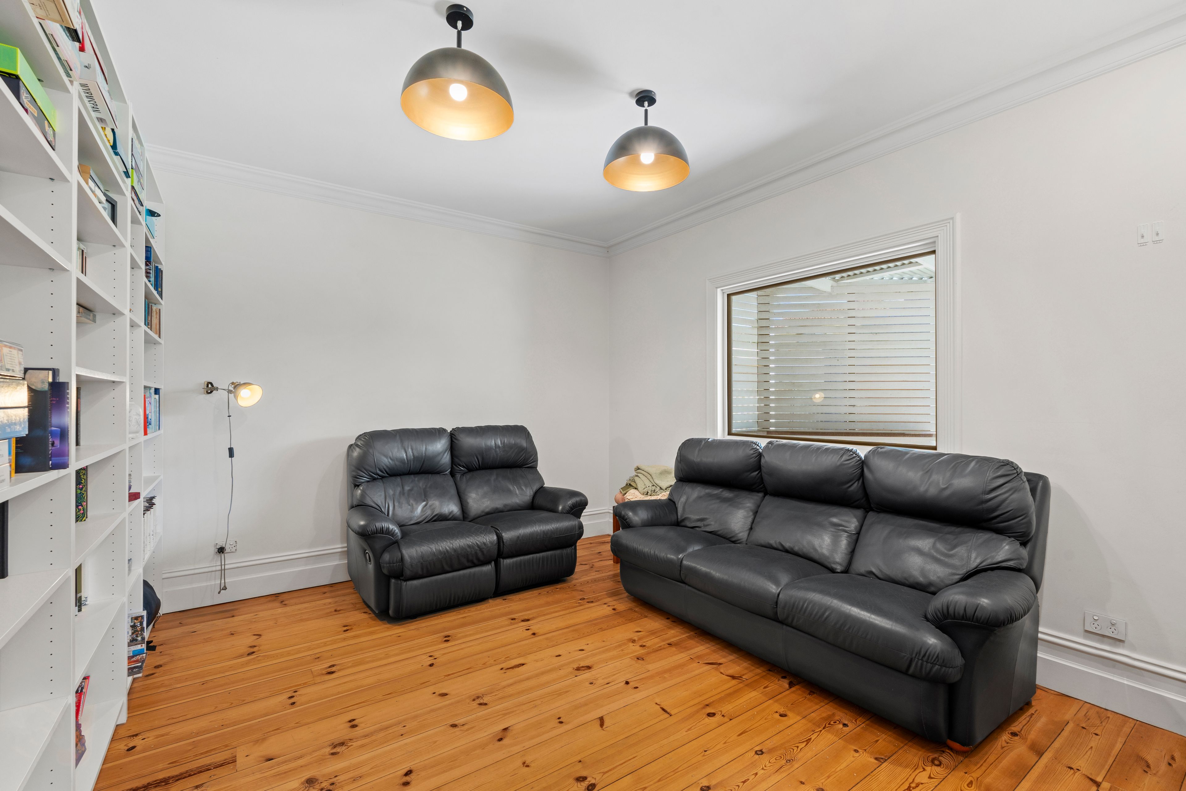 47 Tapleys Hill Road — photo 10 of 21