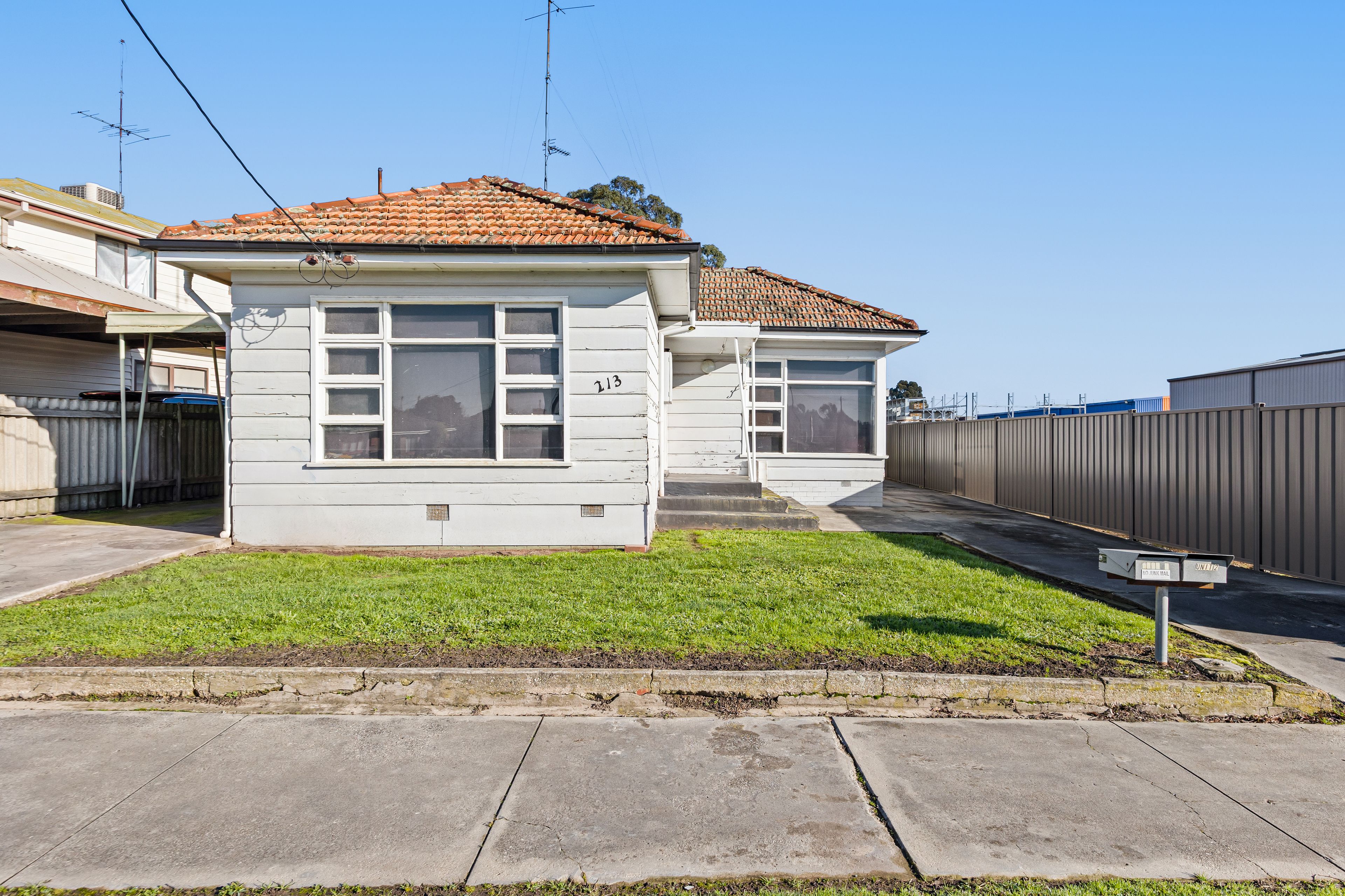 1 & 2/213 Lexton Street, Wendouree, VIC 3355