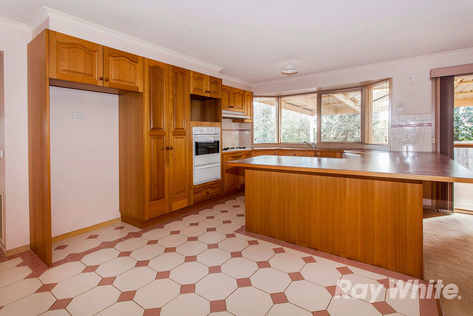 2 Quarry Hills Drive, Berwick, VIC 3806