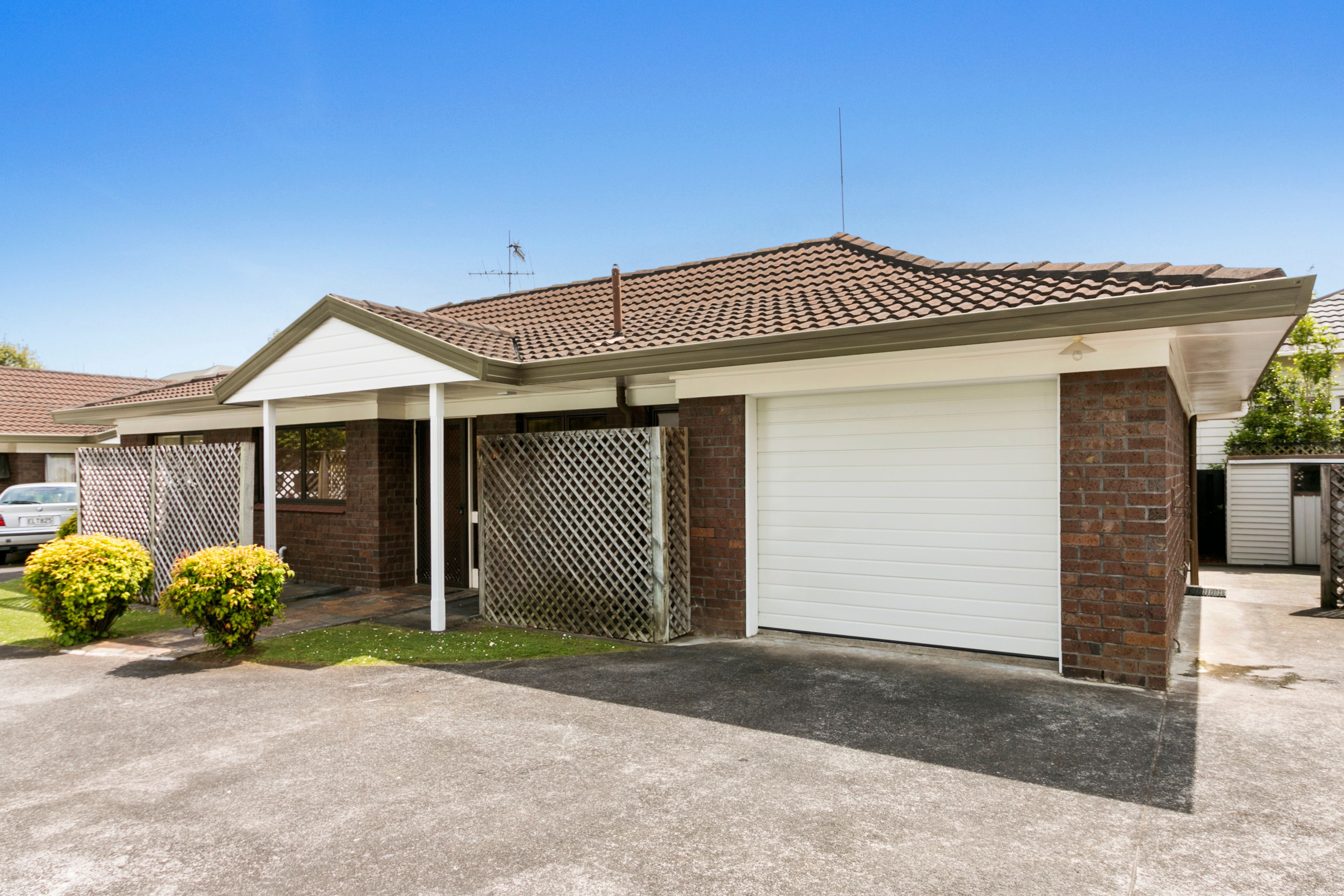 2/11 Atarangi Road, Greenlane, Auckland City