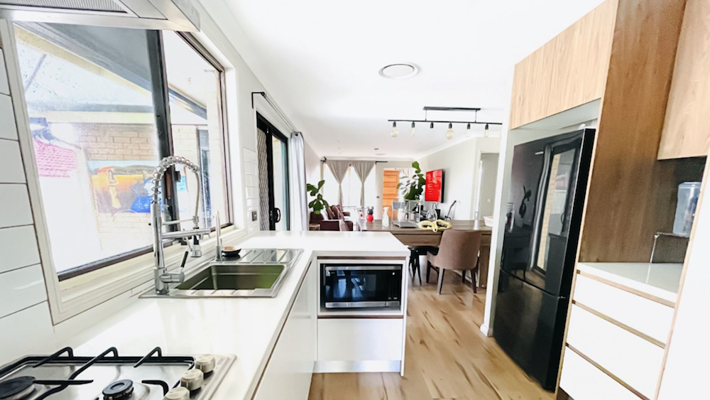 18 Elliot Place, St Helens Park, NSW 2560