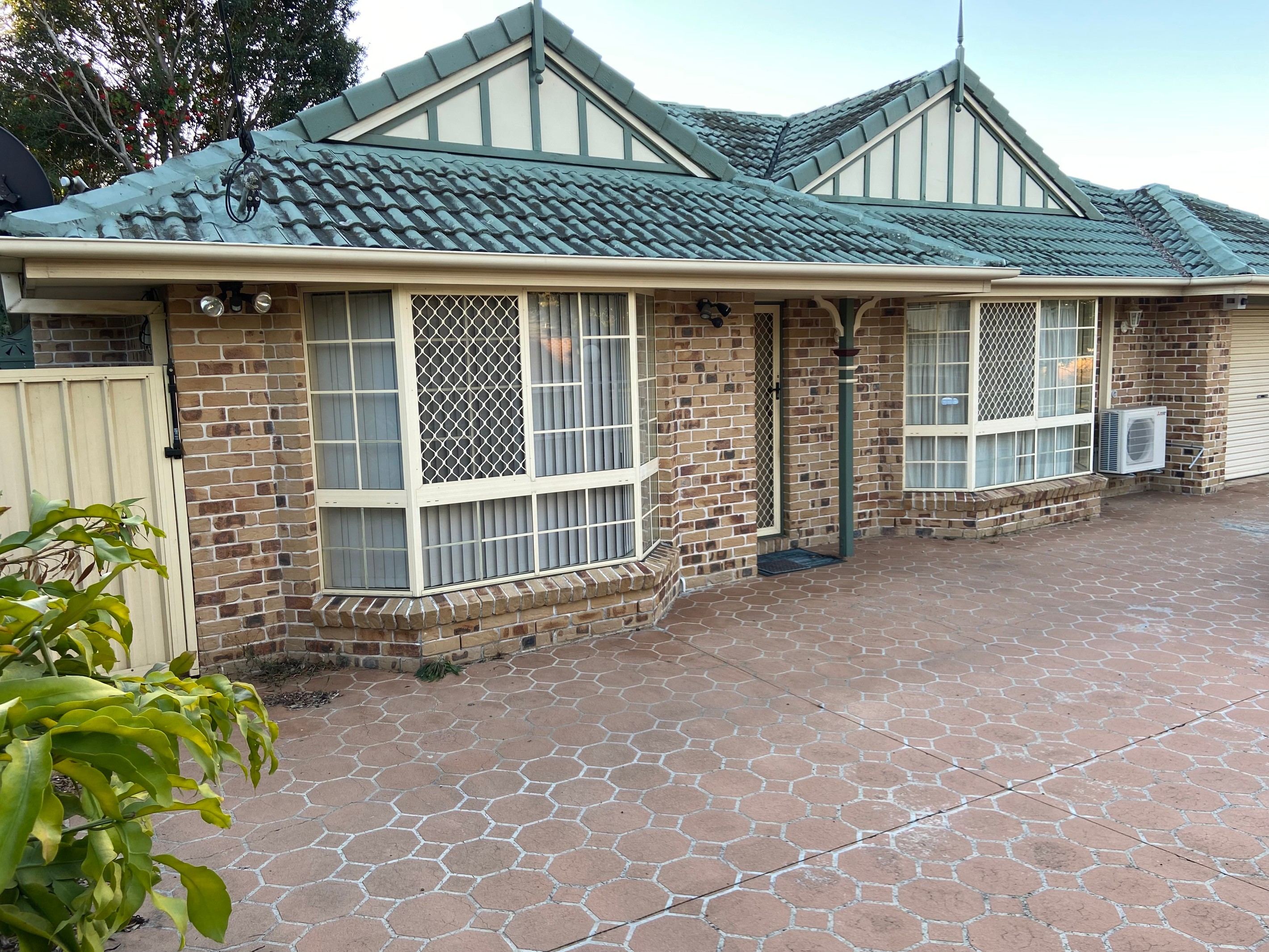168 Nursery Road, Holland Park West, QLD 4121