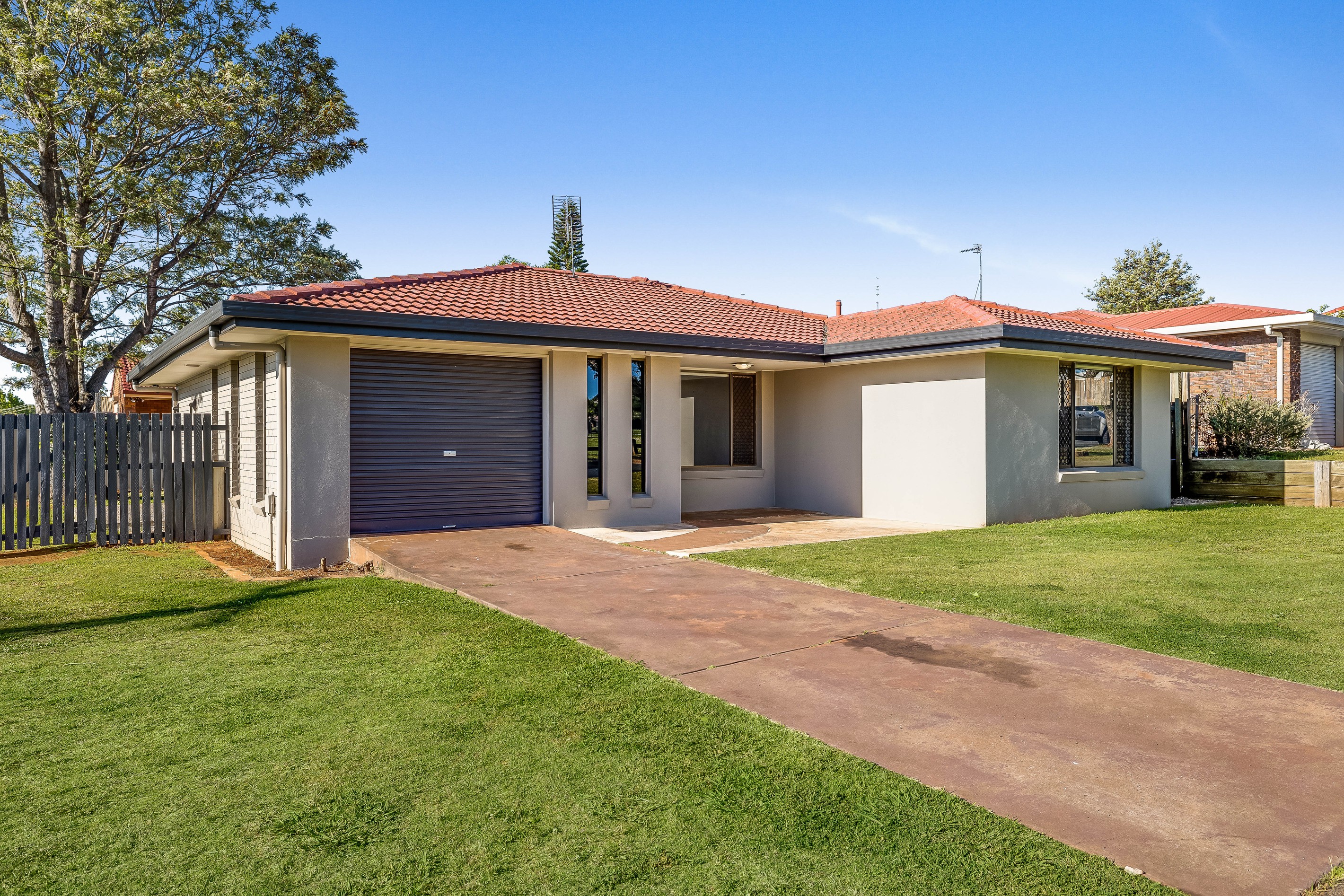 15 Damian Crescent, Kearneys Spring, QLD 4350
