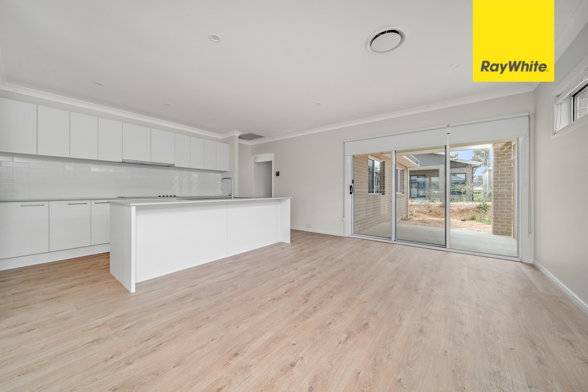 13 Chris Walton Way, STRATHNAIRN, ACT 2615