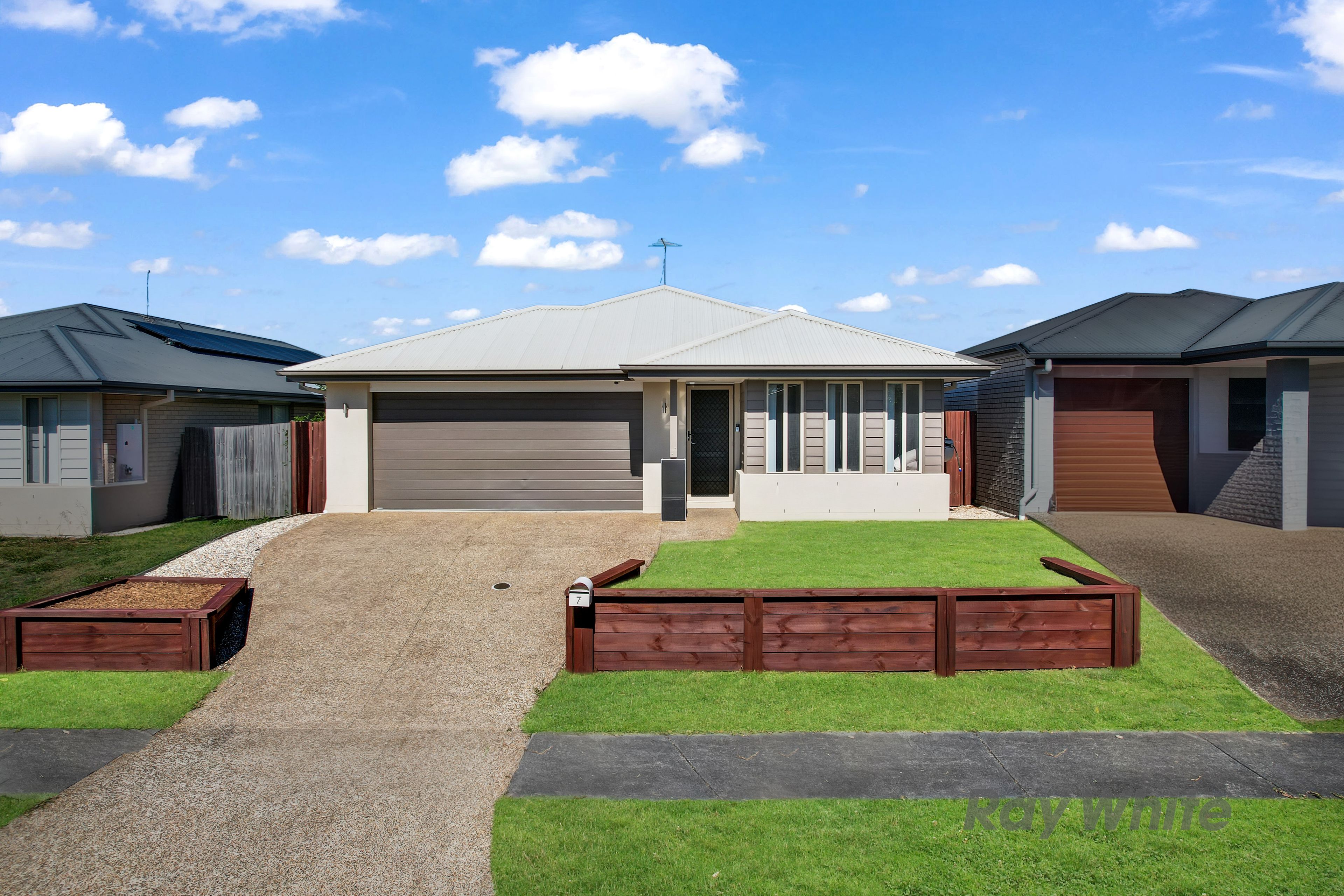 7 Coralina Crescent, Logan Reserve, QLD 4133