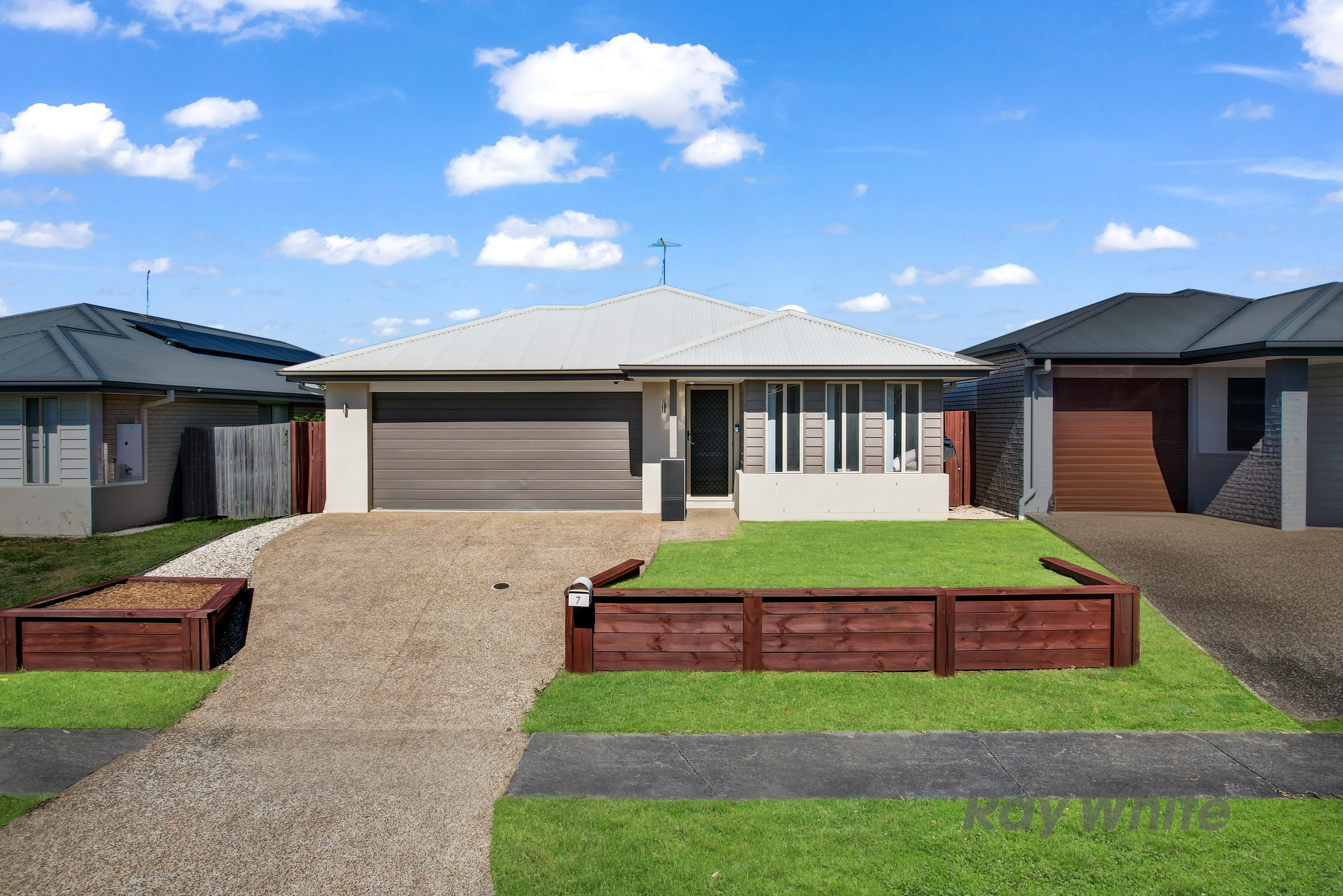 7 Coralina Crescent, Logan Reserve, QLD 4133