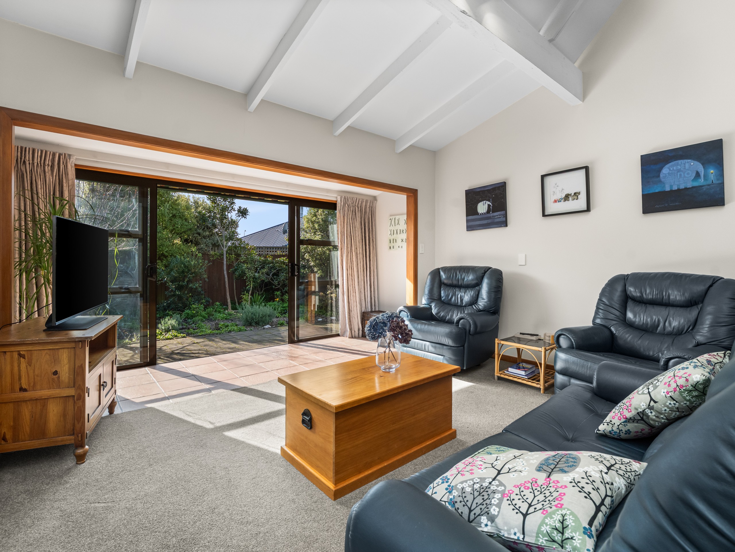 2/43A Main Road, Redcliffs, Christchurch City