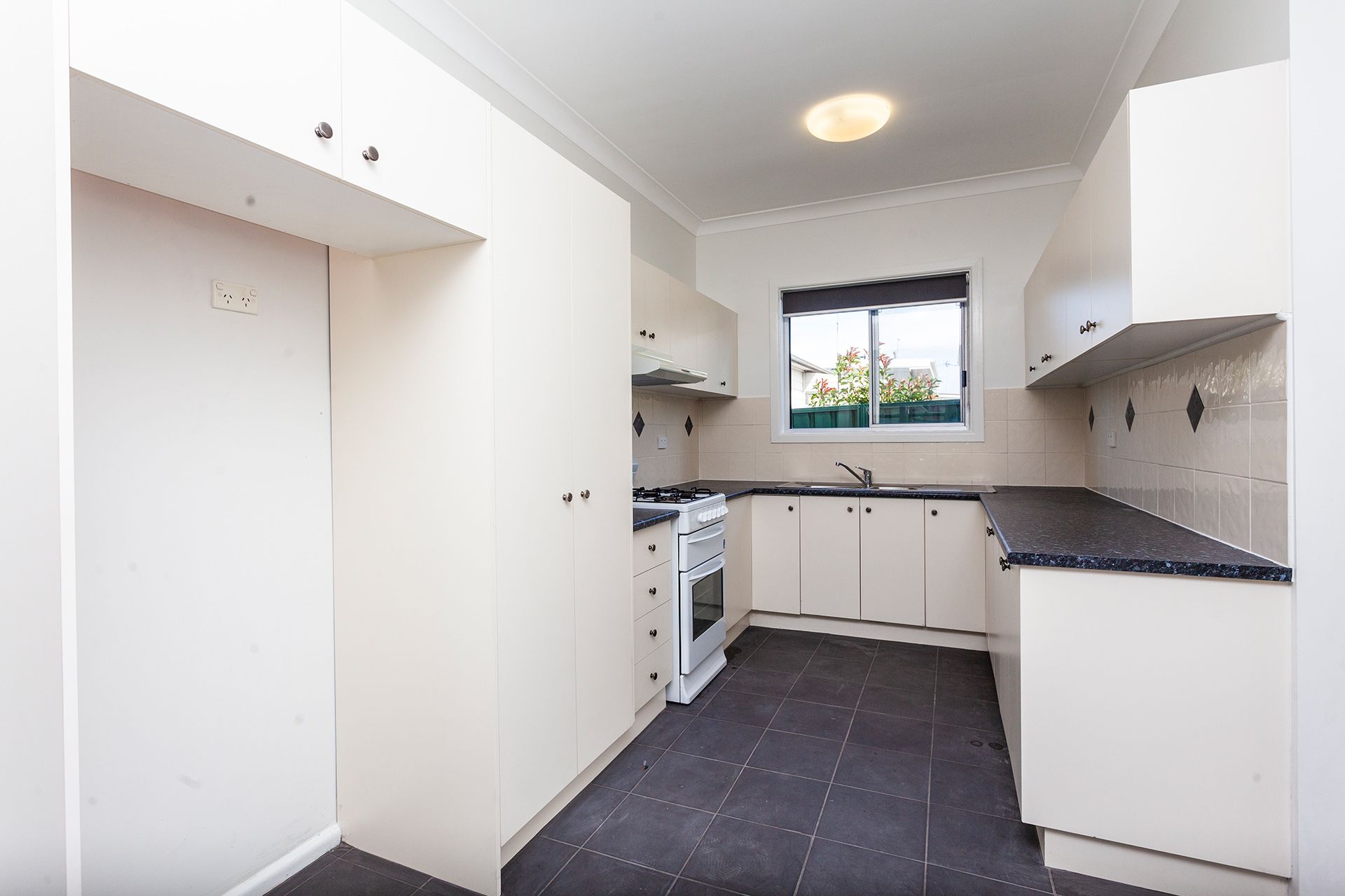196 Shellharbour Road, Warilla, NSW 2528