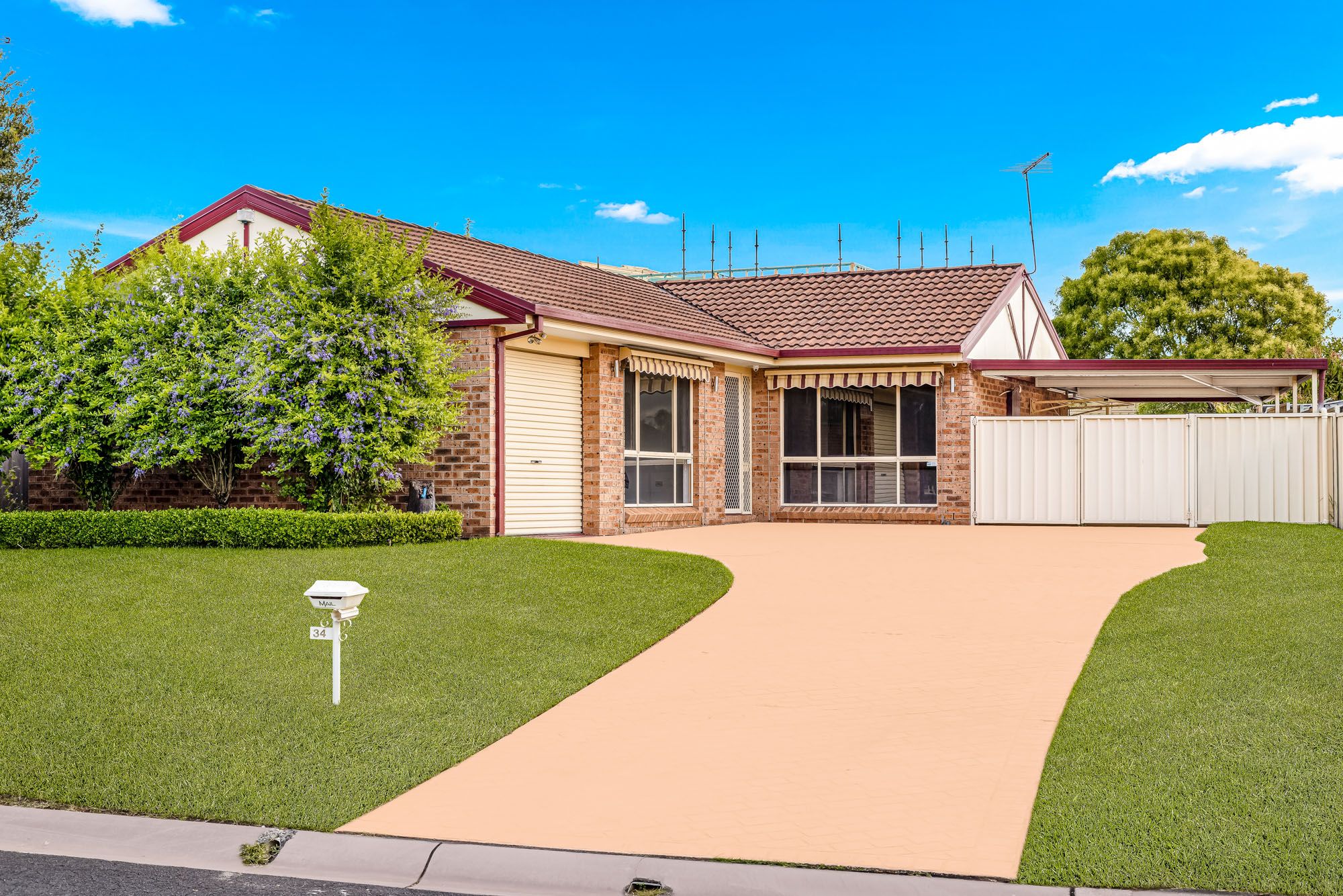 34 Falcon Crescent, Claremont Meadows NSW 2747