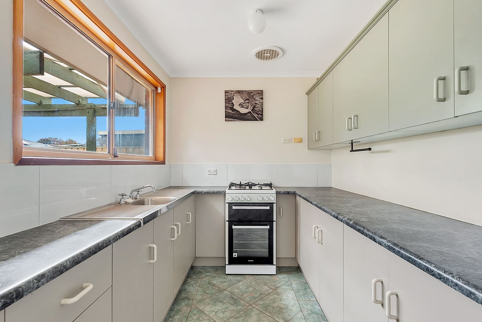 4 Mclean Court — photo 5 of 12