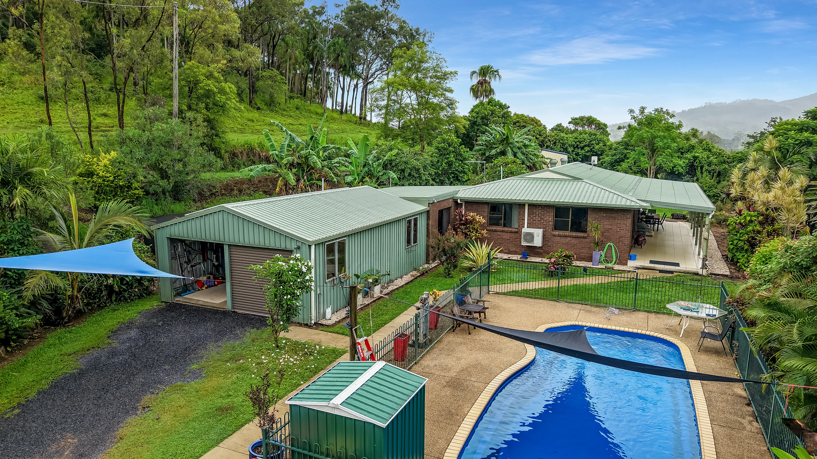 91778 Bruce Highway, Alligator Creek, QLD 4740