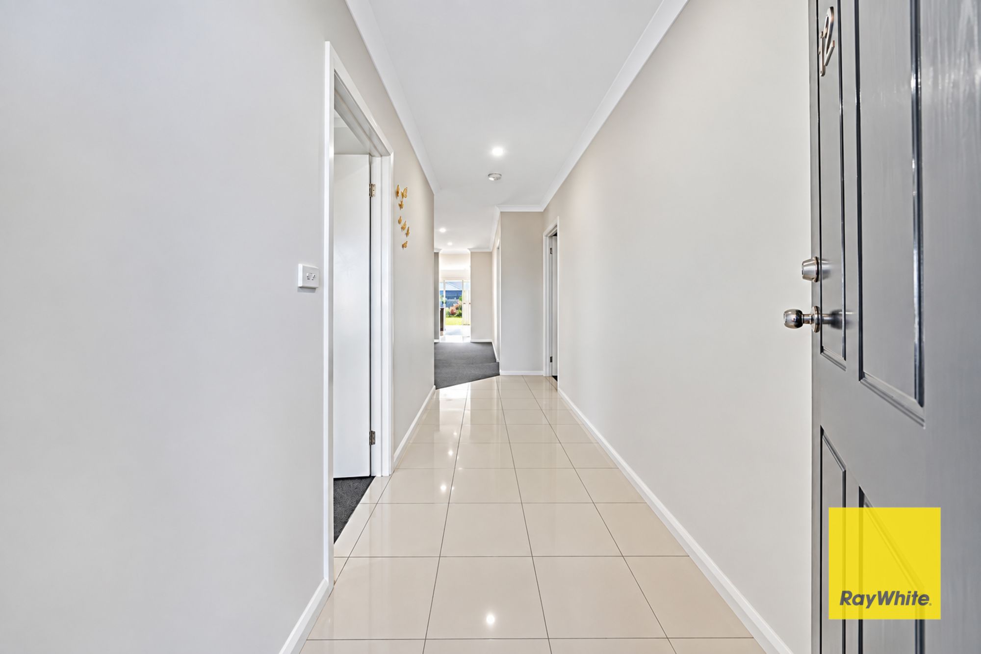 12 Tony Drive — photo 3 of 15