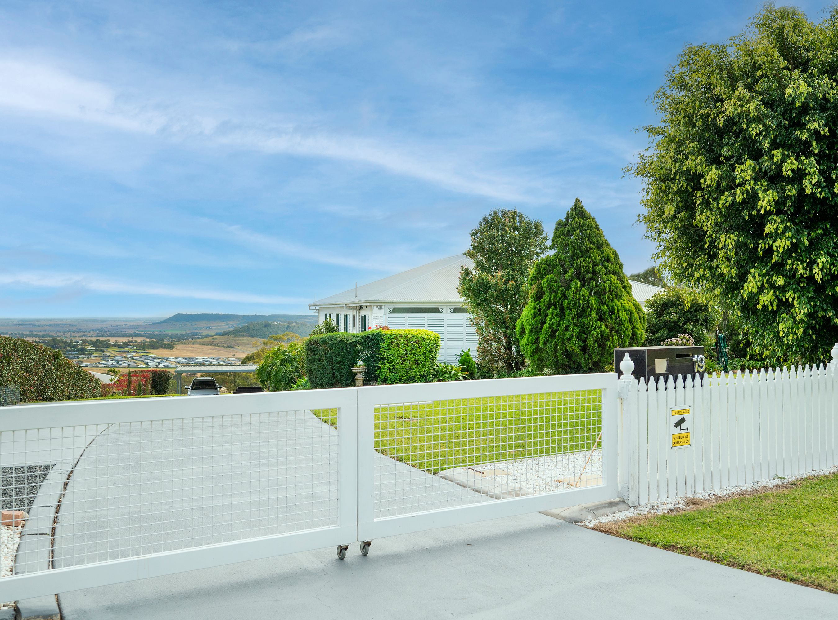 19 Mckillop Court, Cranley QLD 4350