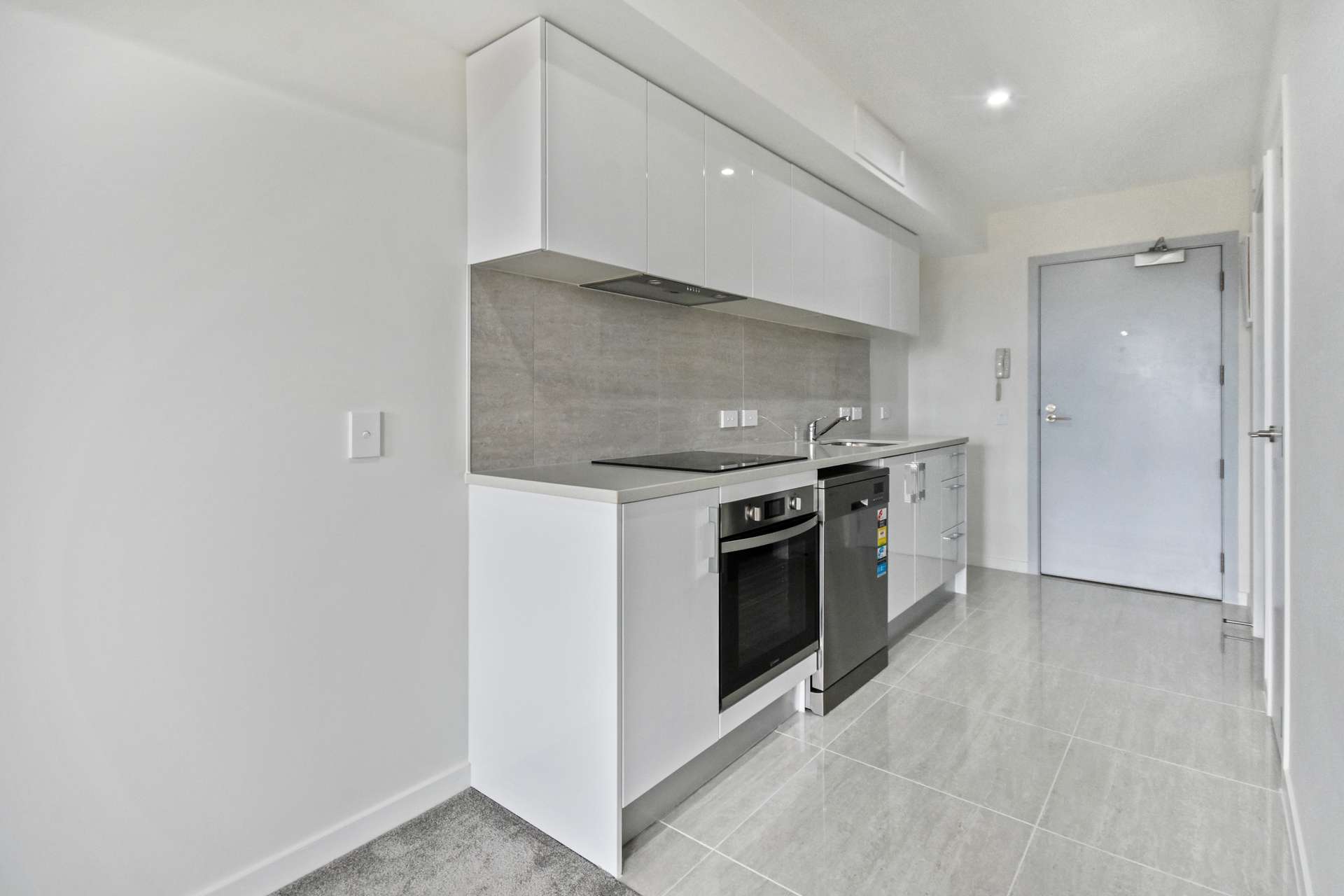 211/8 Gray Avenue photo 5