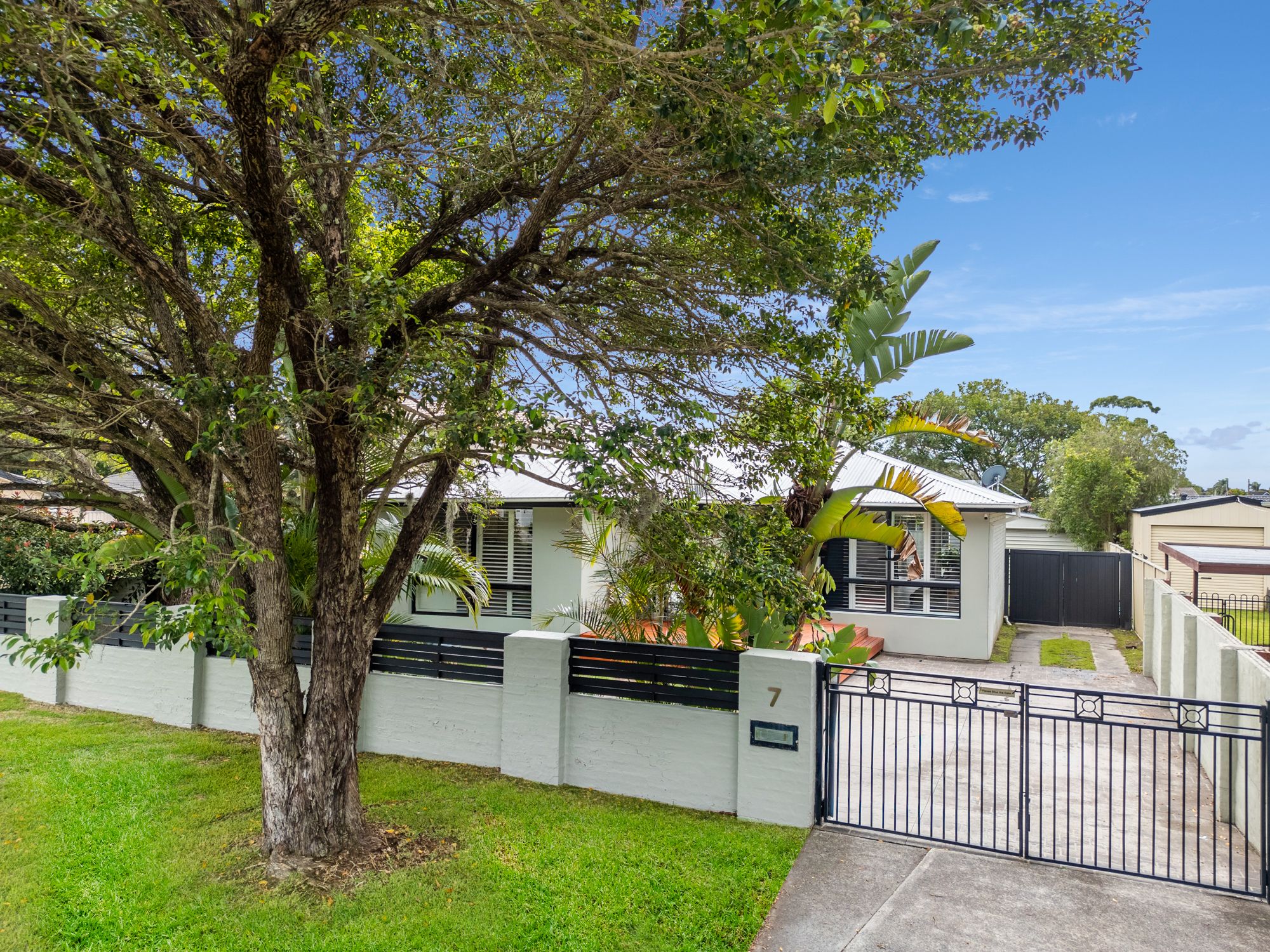 7 Hazel Close, Berkeley Vale NSW 2261