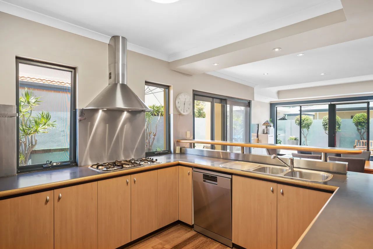 35 Gentilli Way, Salter Point, WA 6152