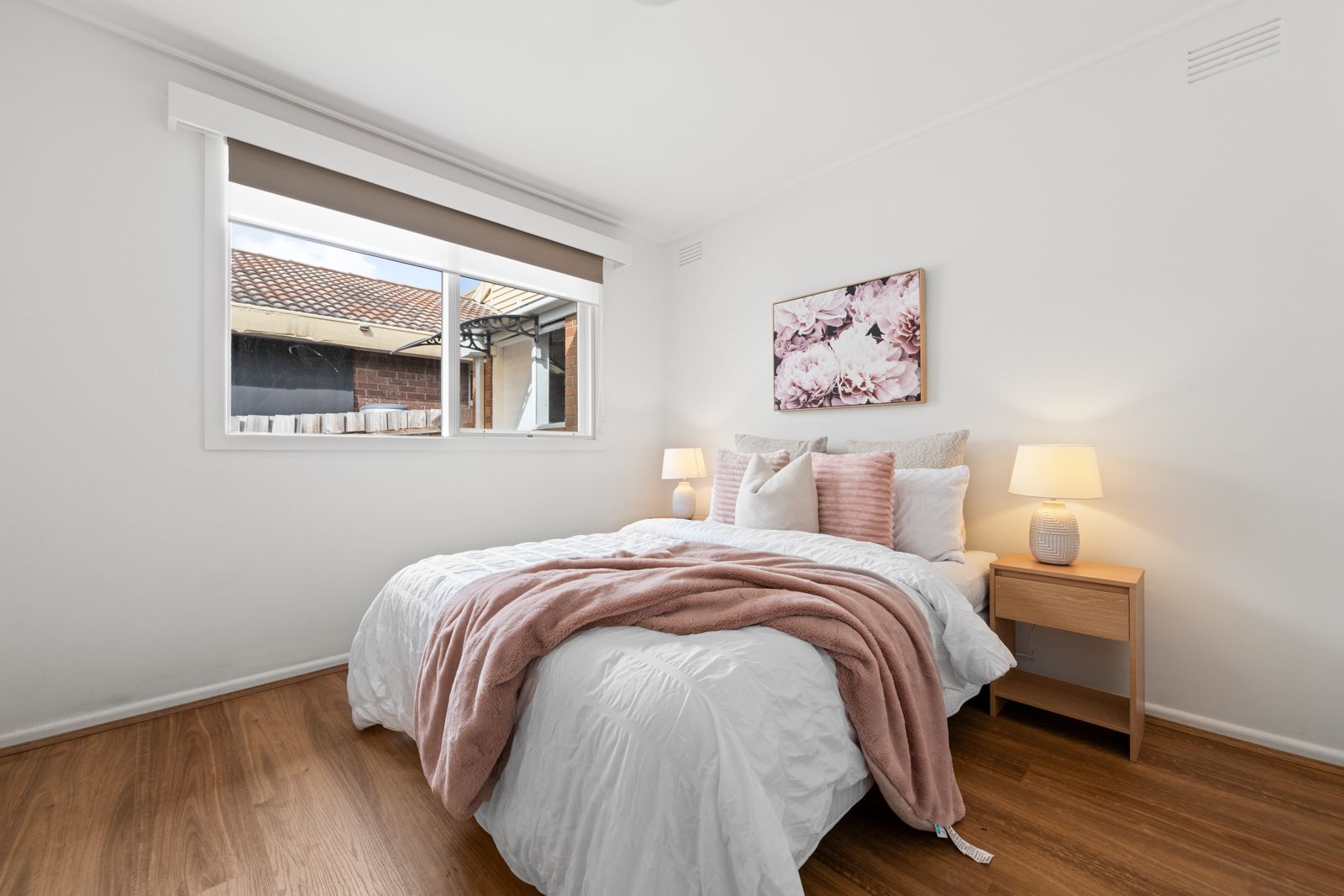 2/4 Raynes Street — photo 8 of 13