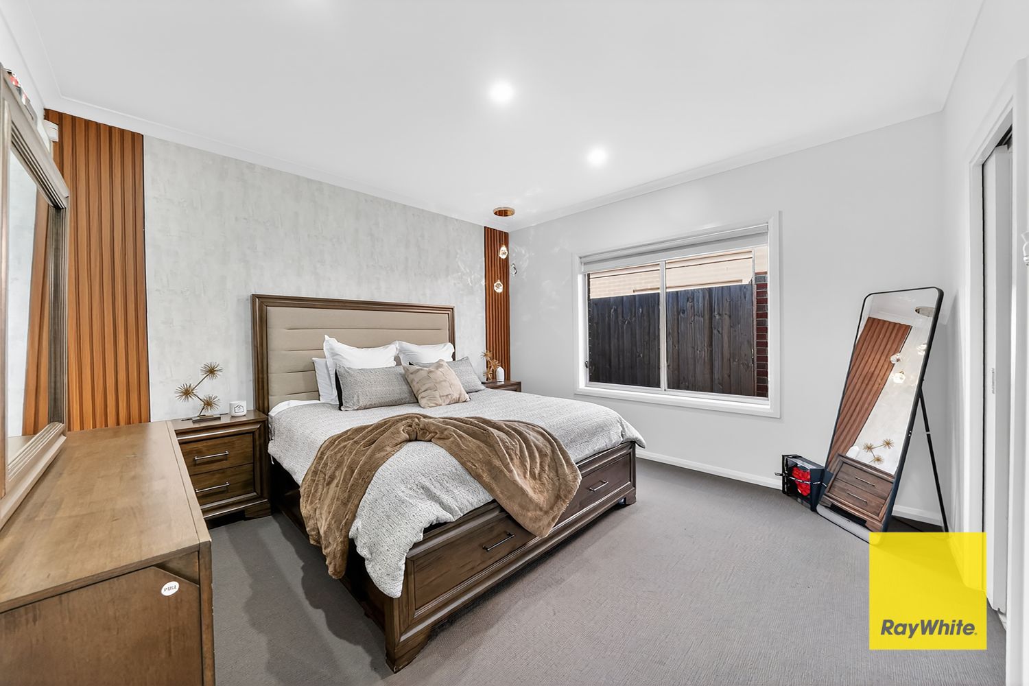 21 Guthrie Drive — photo 4 of 14